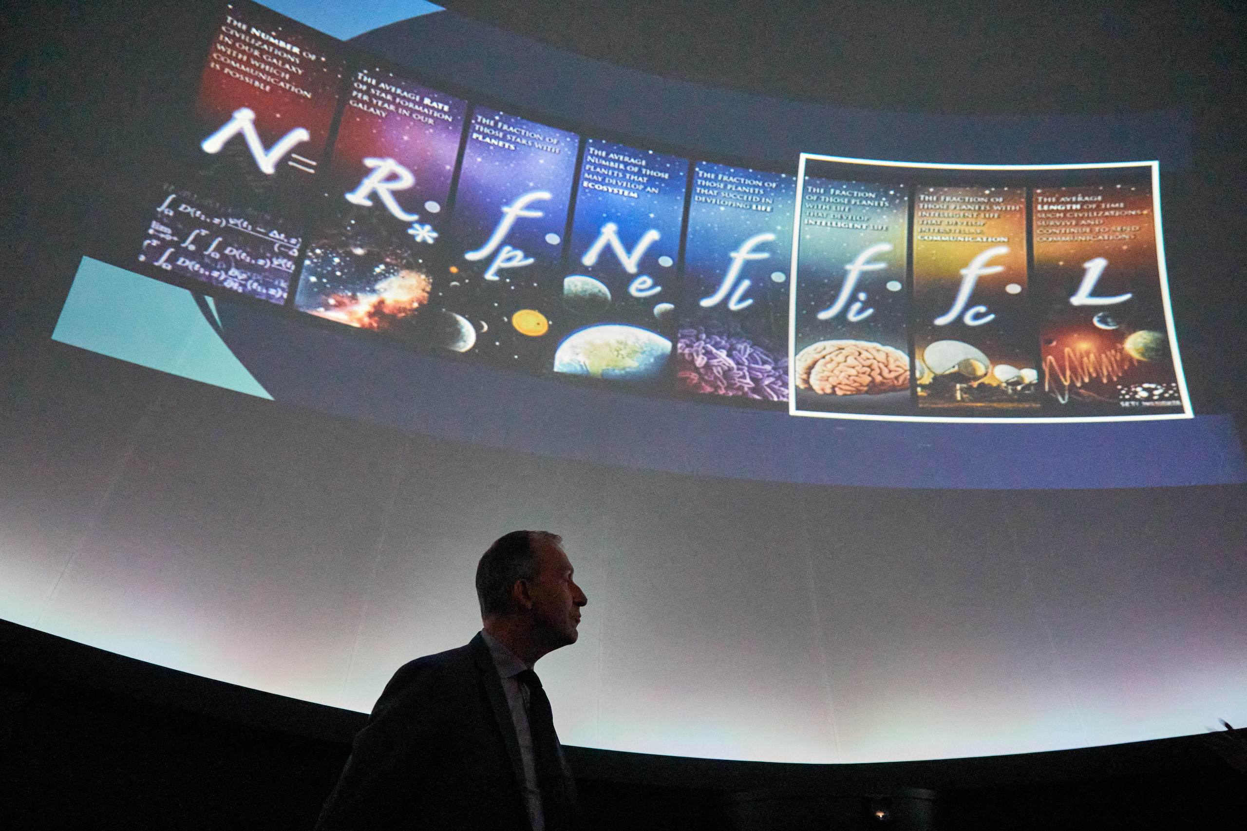 “Yerdənkənar həyatın axtarışı” Dr. Thomas H. Zurbuchen və Dr. Nadia Drake. Həvəskar Astronomlar Cəmiyyəti — Astronomy.az