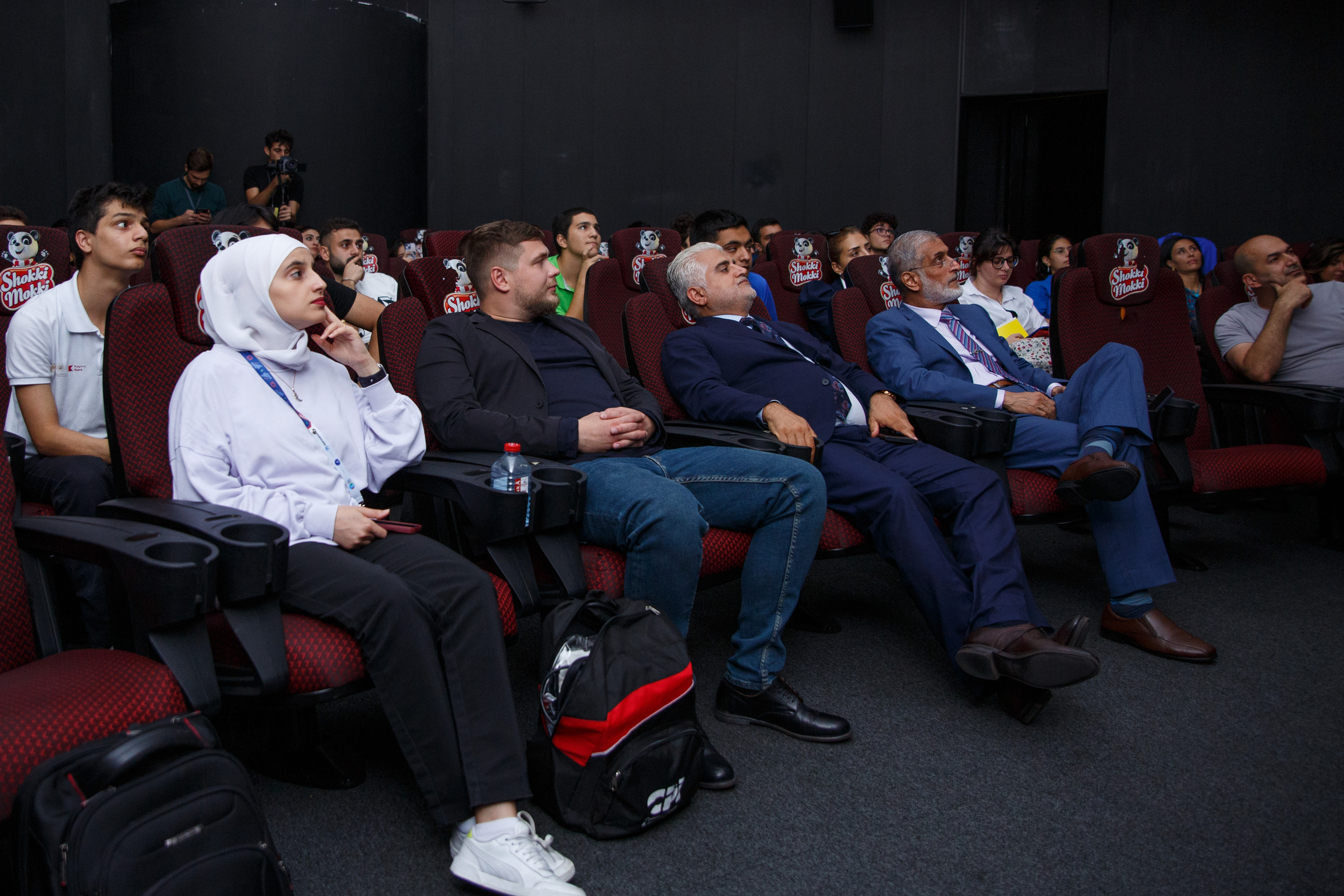 “Yerdənkənar həyatın axtarışı” Dr. Thomas H. Zurbuchen və Dr. Nadia Drake. Həvəskar Astronomlar Cəmiyyəti — Astronomy.az