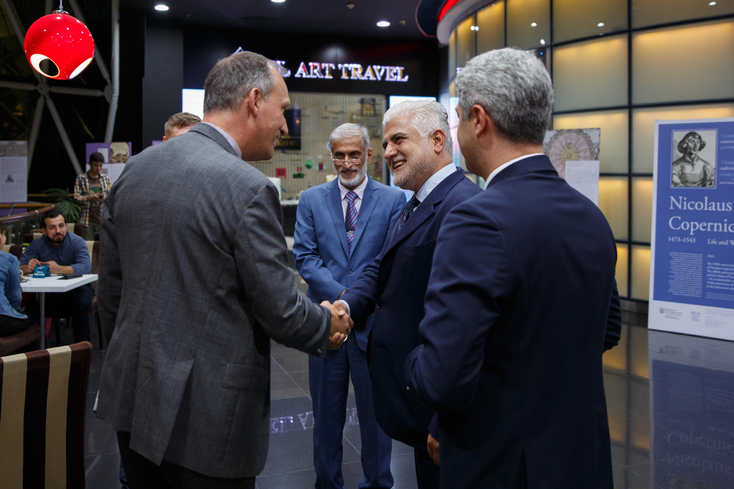 “Yerdənkənar həyatın axtarışı” Dr. Thomas H. Zurbuchen və Dr. Nadia Drake. Həvəskar Astronomlar Cəmiyyəti — Astronomy.az