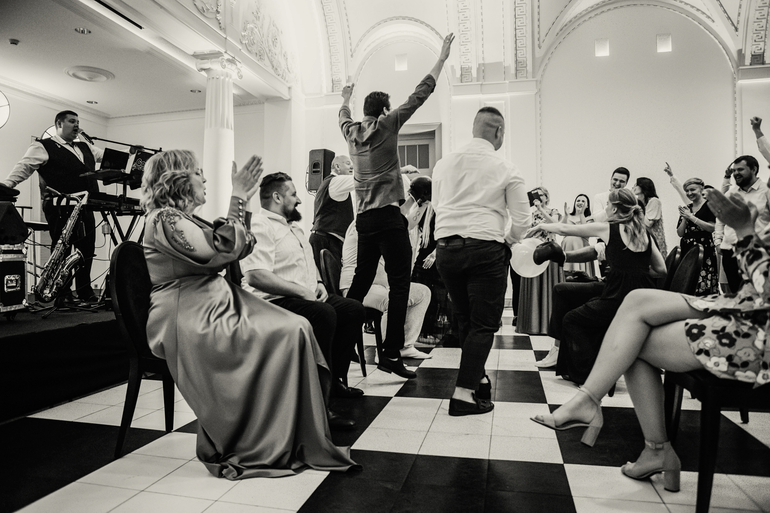 Viktorija / Edvardas. Wedding and family photographer in Lithuania — Yvanessa Gelvano