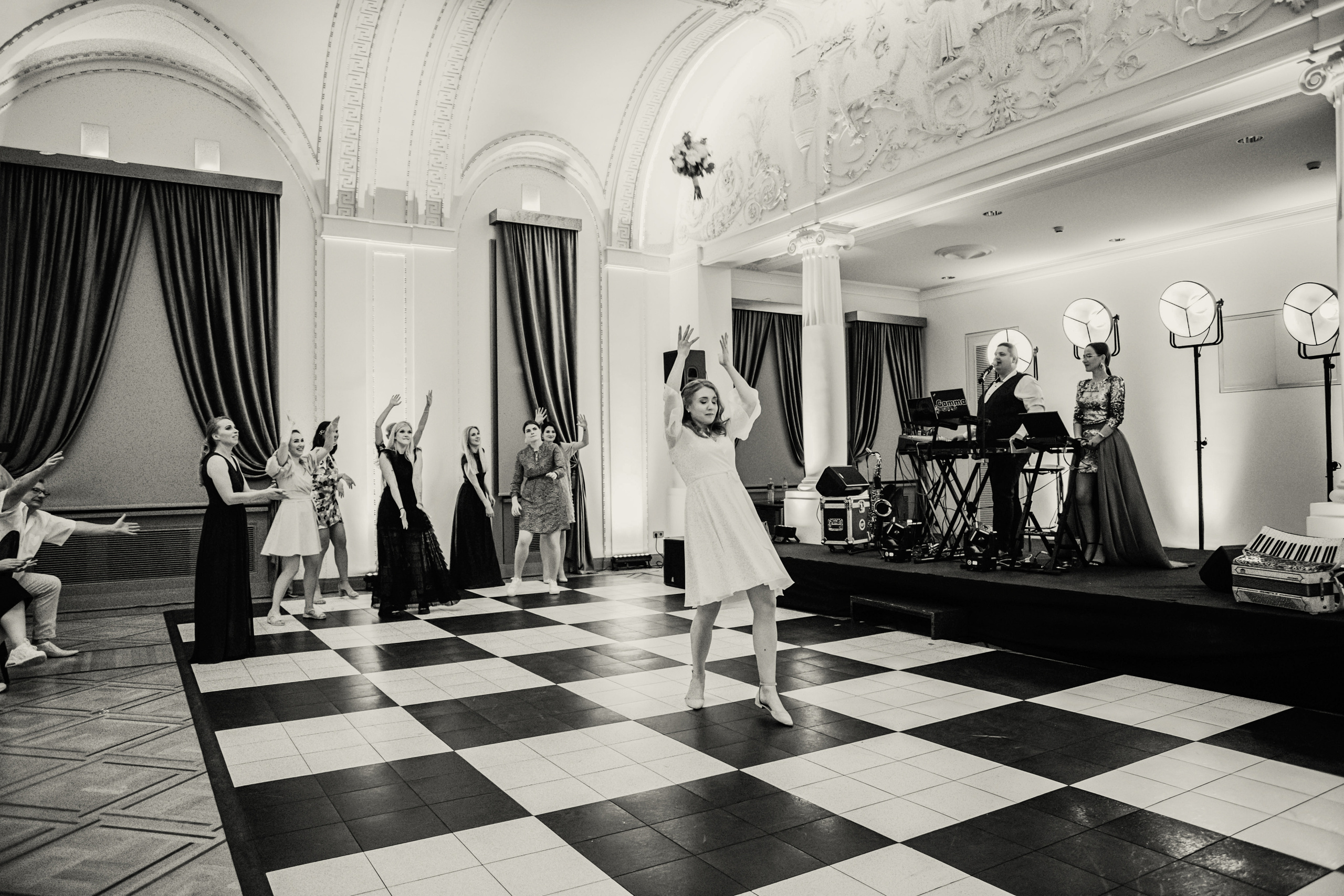 Viktorija / Edvardas. Wedding and family photographer in Lithuania — Yvanessa Gelvano