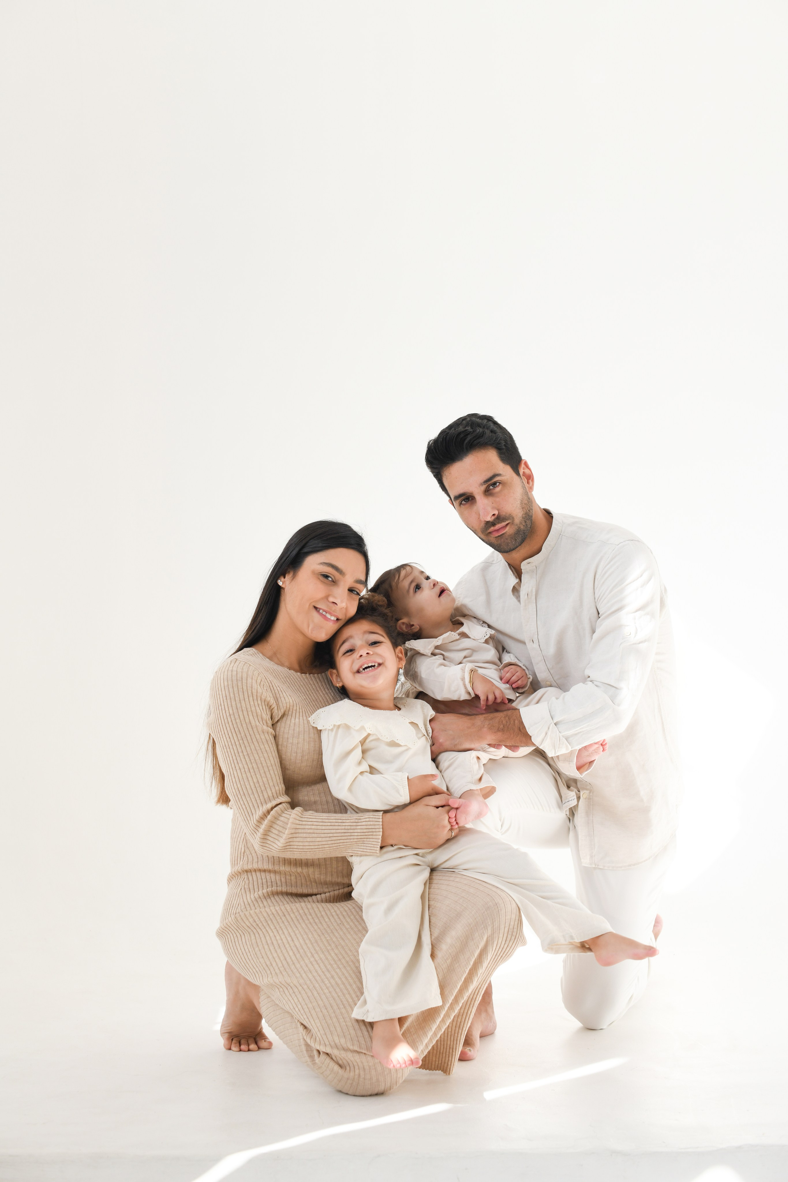 Eliya's family. צלמת ולדה