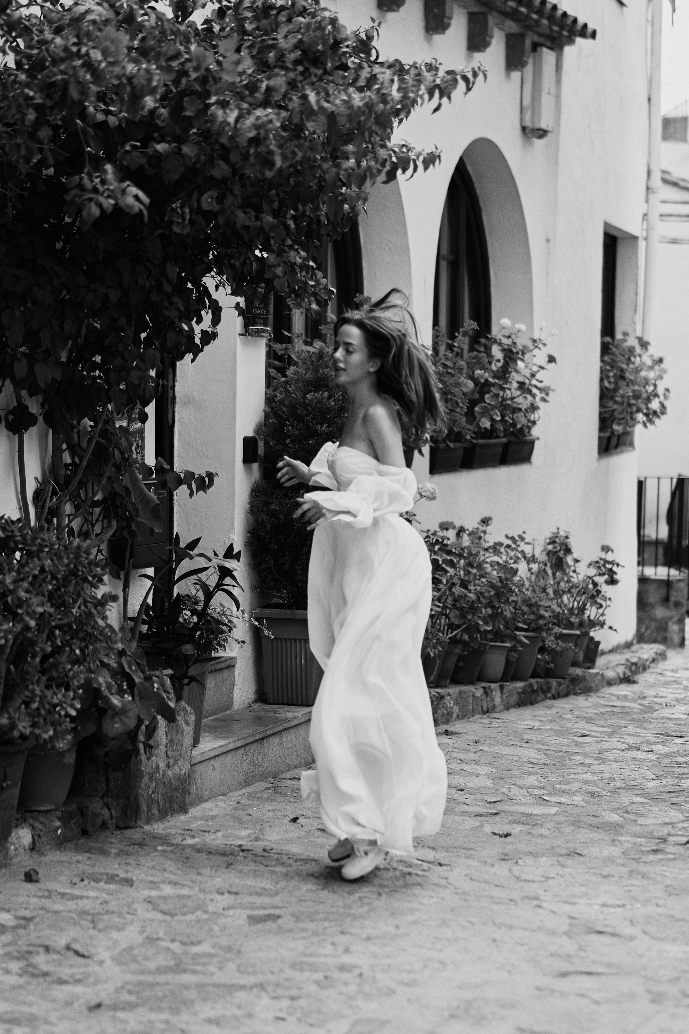 The runaway bride. Photographer in Barcelona Spain Zhanna Zakharchenko