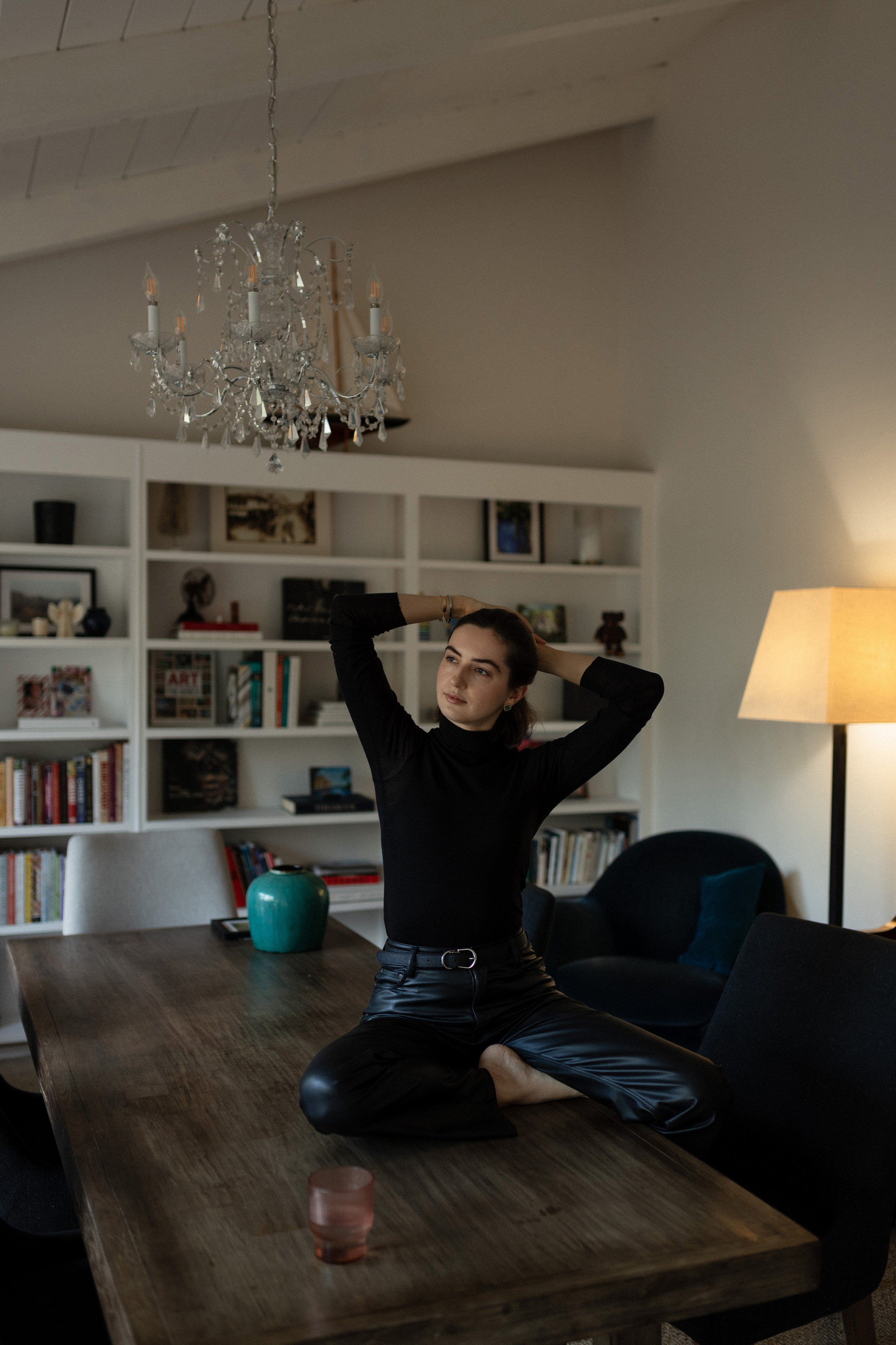 Your minimalistic home portrait may look like. Maternity, newborn photographer in the Bay Area|Iryna Rakivnenko