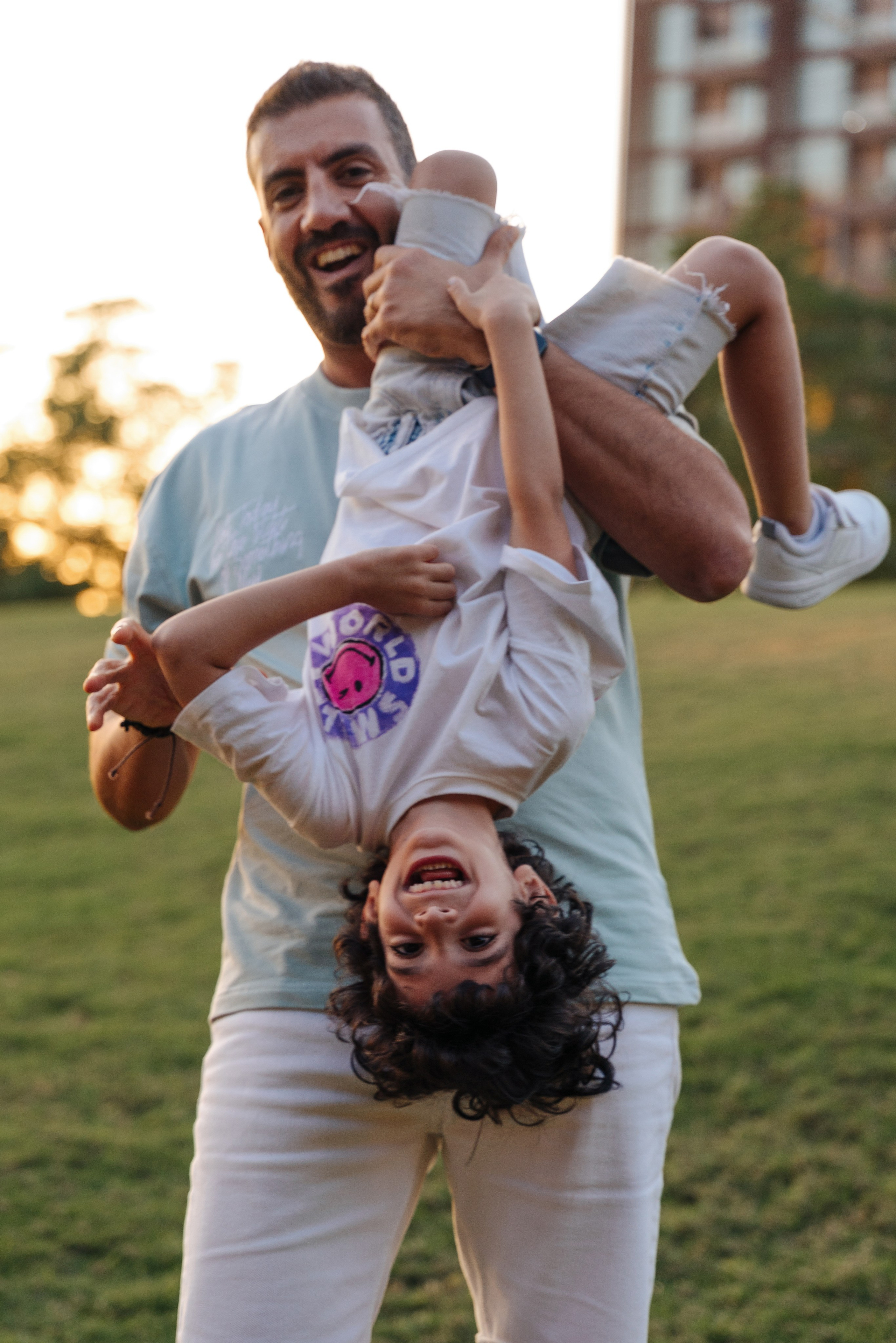Family fun and play in the park. Angela Iakovleva — Family Photographer in Dubai