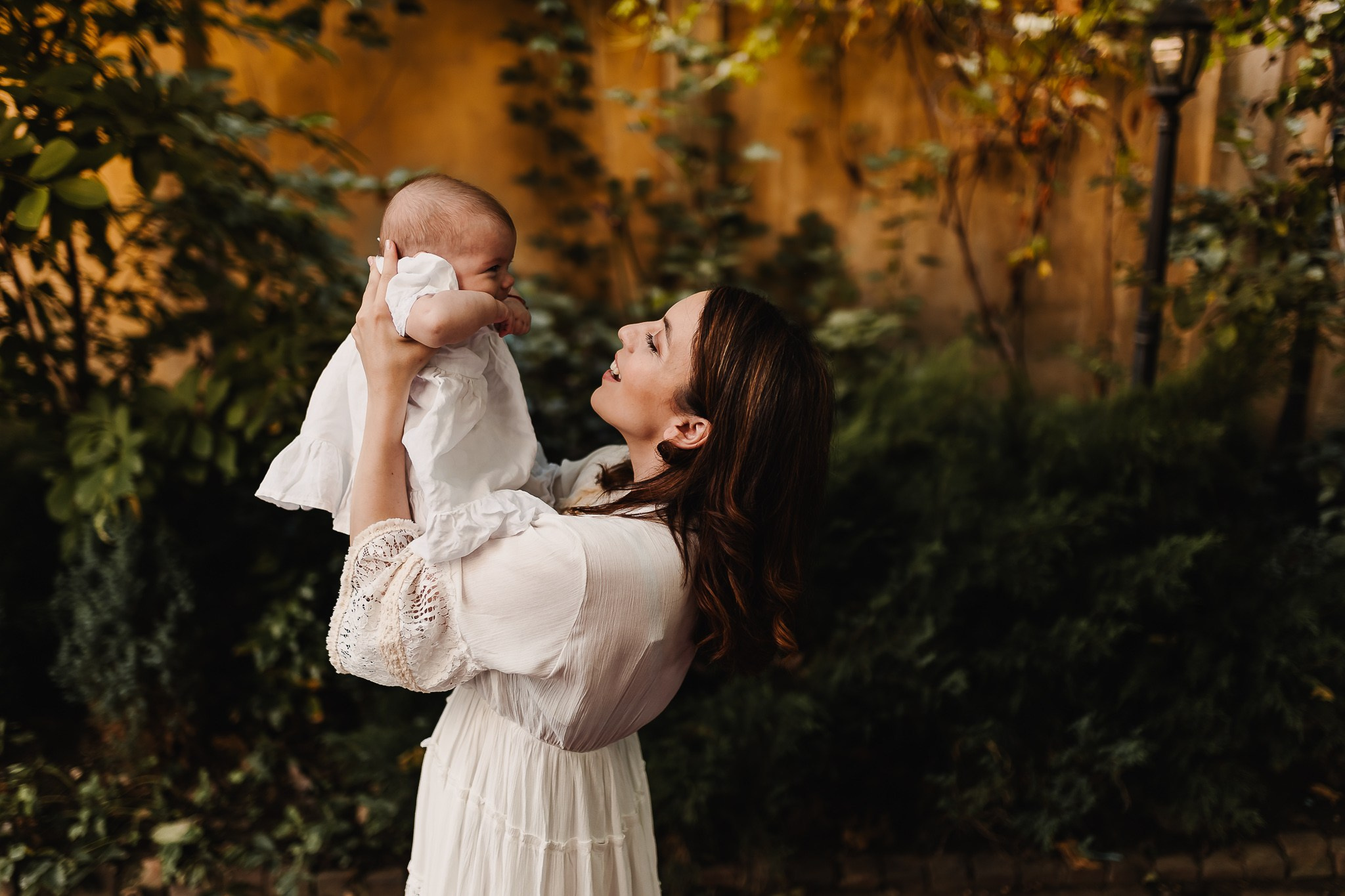 Fotografie de botez în București – momente autentice capturate cu multă atenție