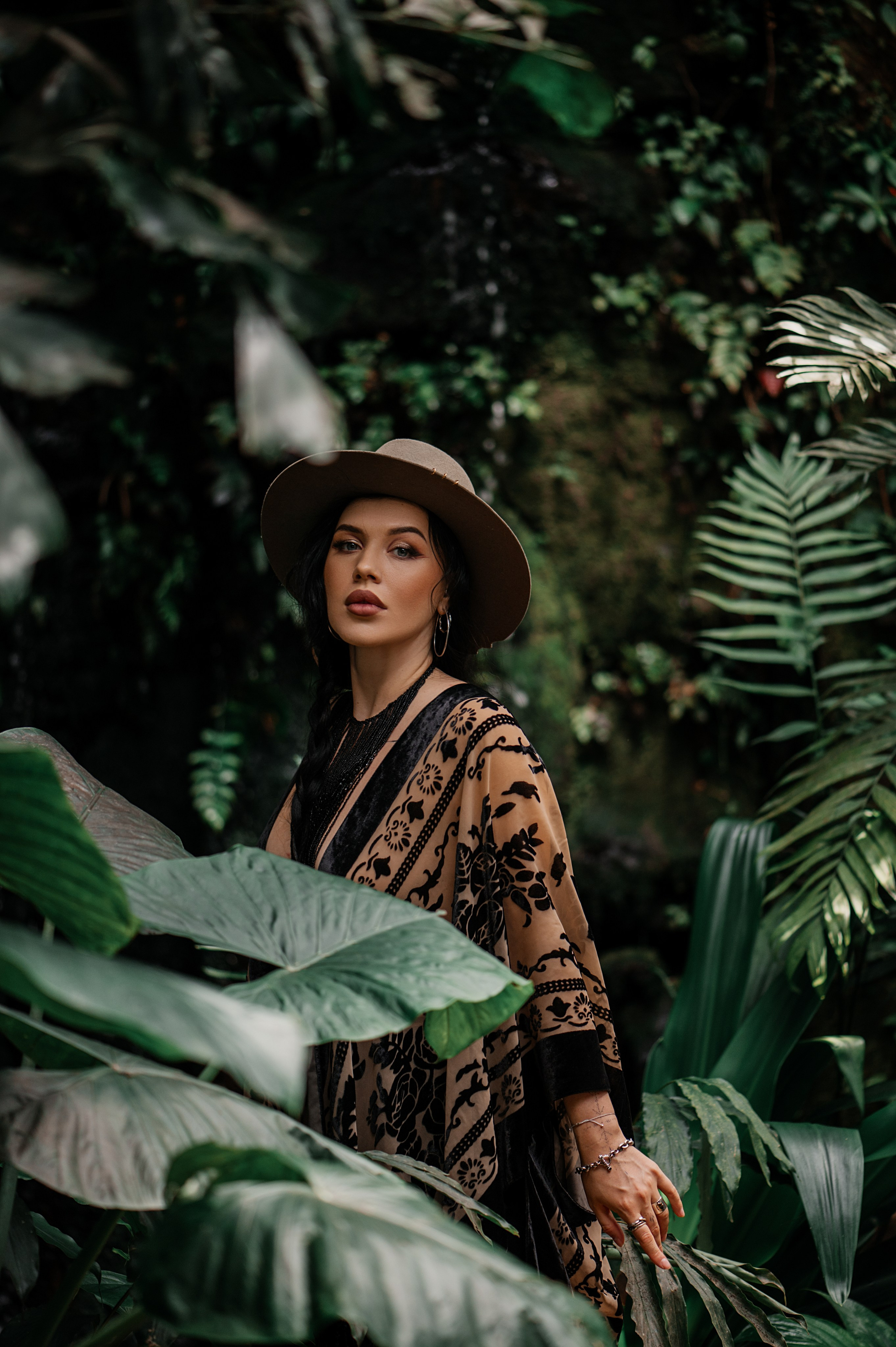 Lena. ANNA-MARIA PHOTO CONTENT CREATOR — фотограф, эстет, художник и визуальный эксперт в Instagram, работающий в Праге