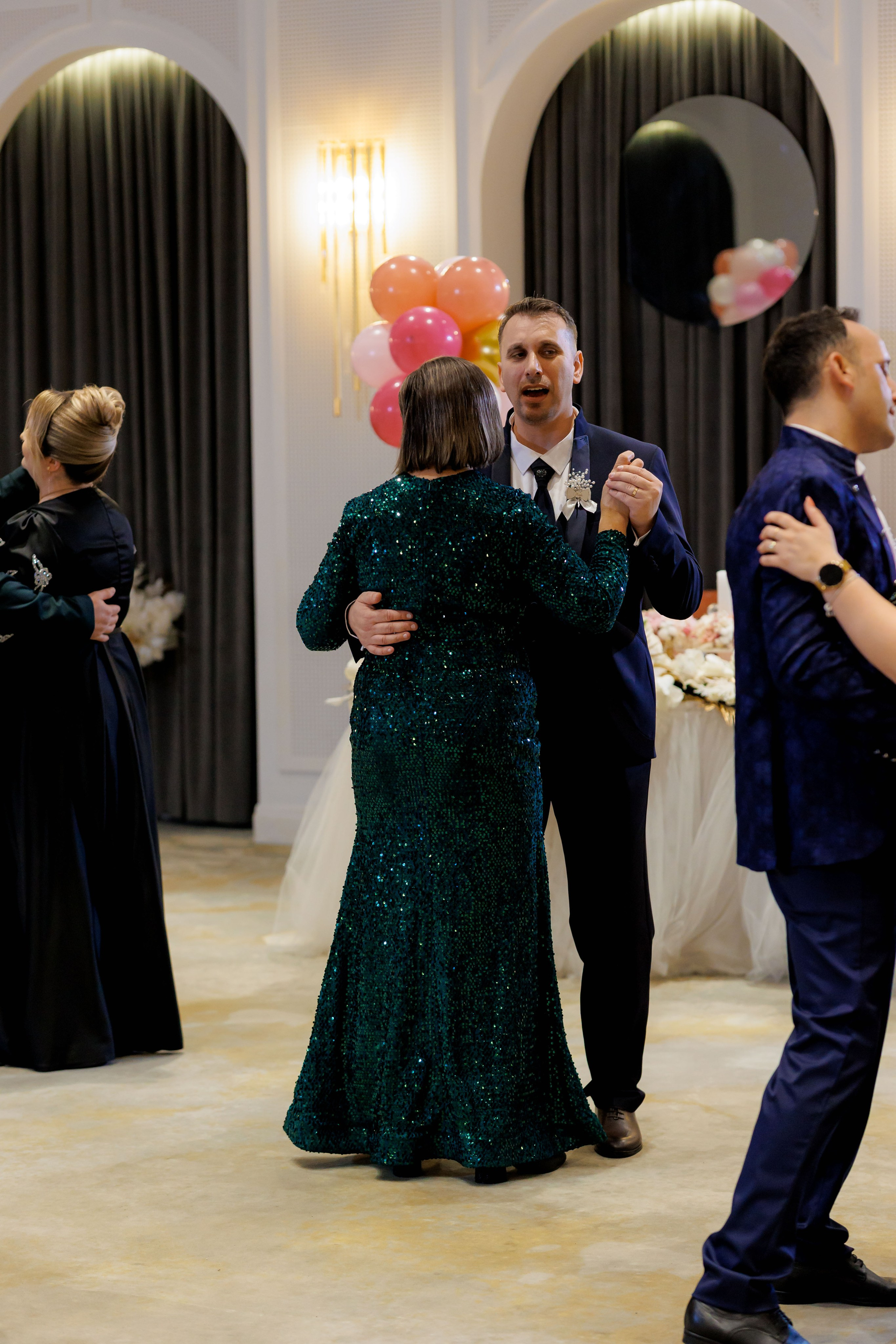 Povestea voastră, regizată de noi |Cristi Turculet Videograf Nuntă Suceava | wedding highlight. Servicii foto-video profesionale, pentru momente de neuitat