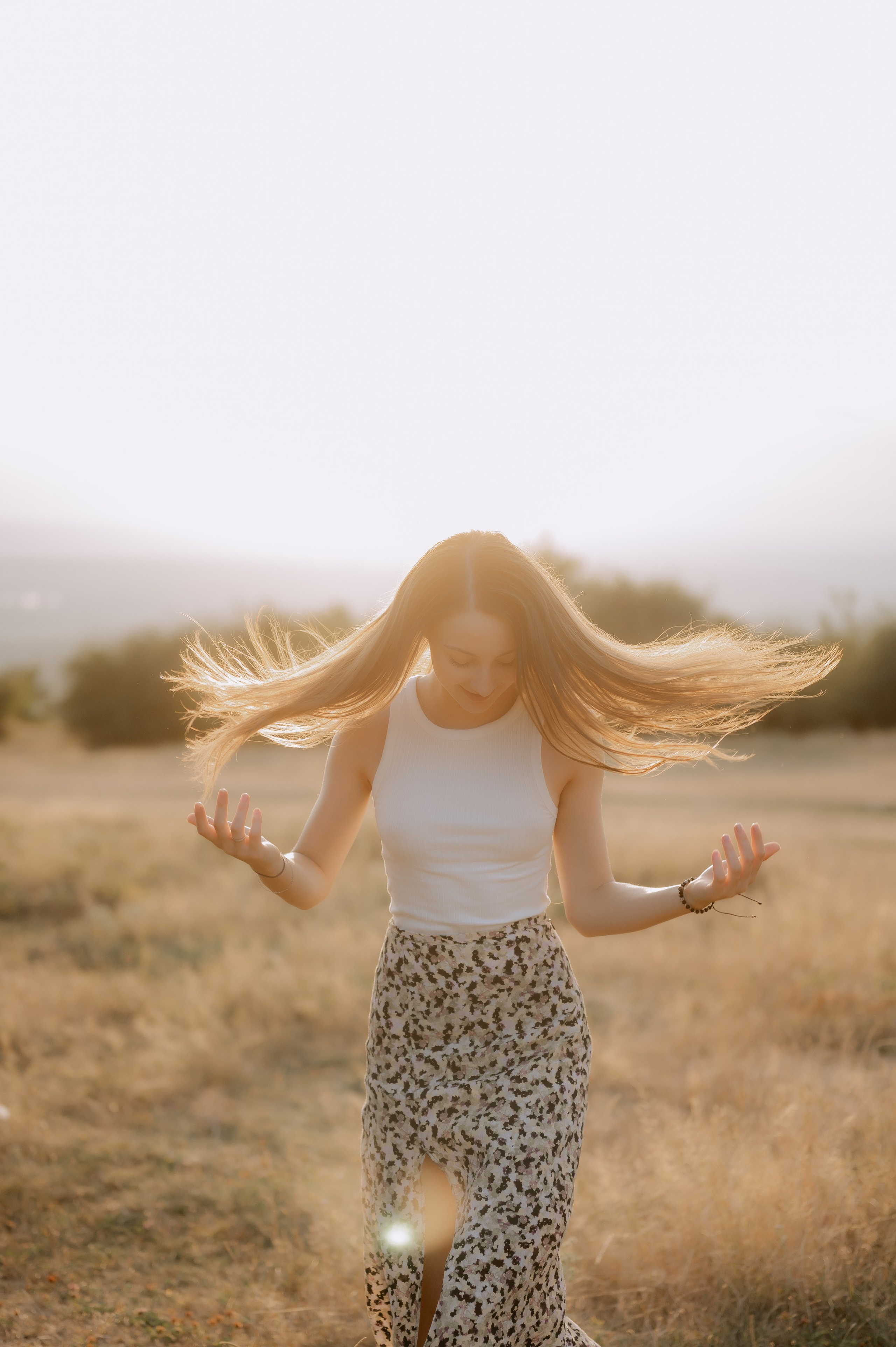 Sedinta foto in natura la apus. Proud Vision Weddings | Wedding Photography & Film — Servicii profesionale Foto Video Nunta Iasi