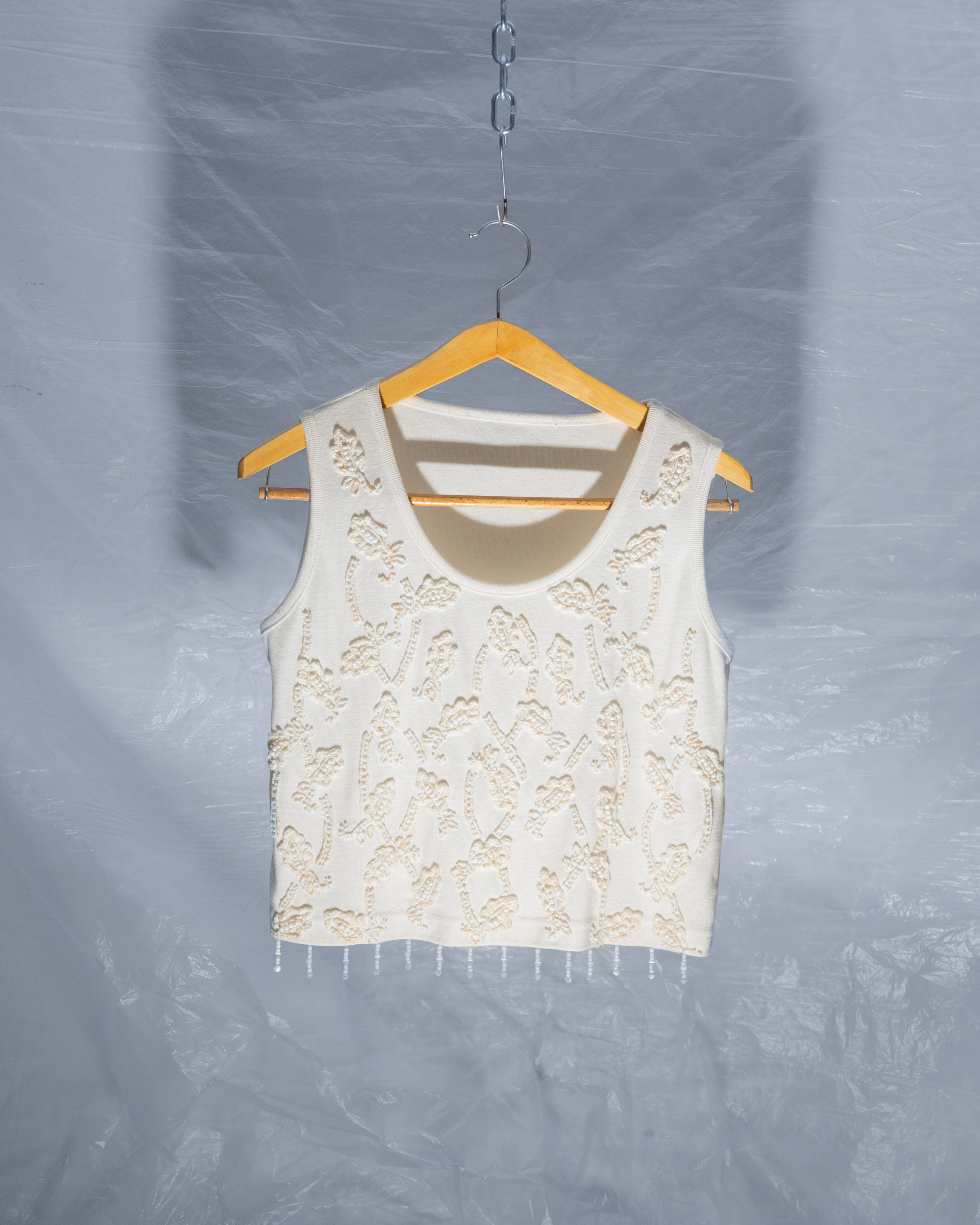 Top / T-shirt / Camicie. Aura Studio / co-design space