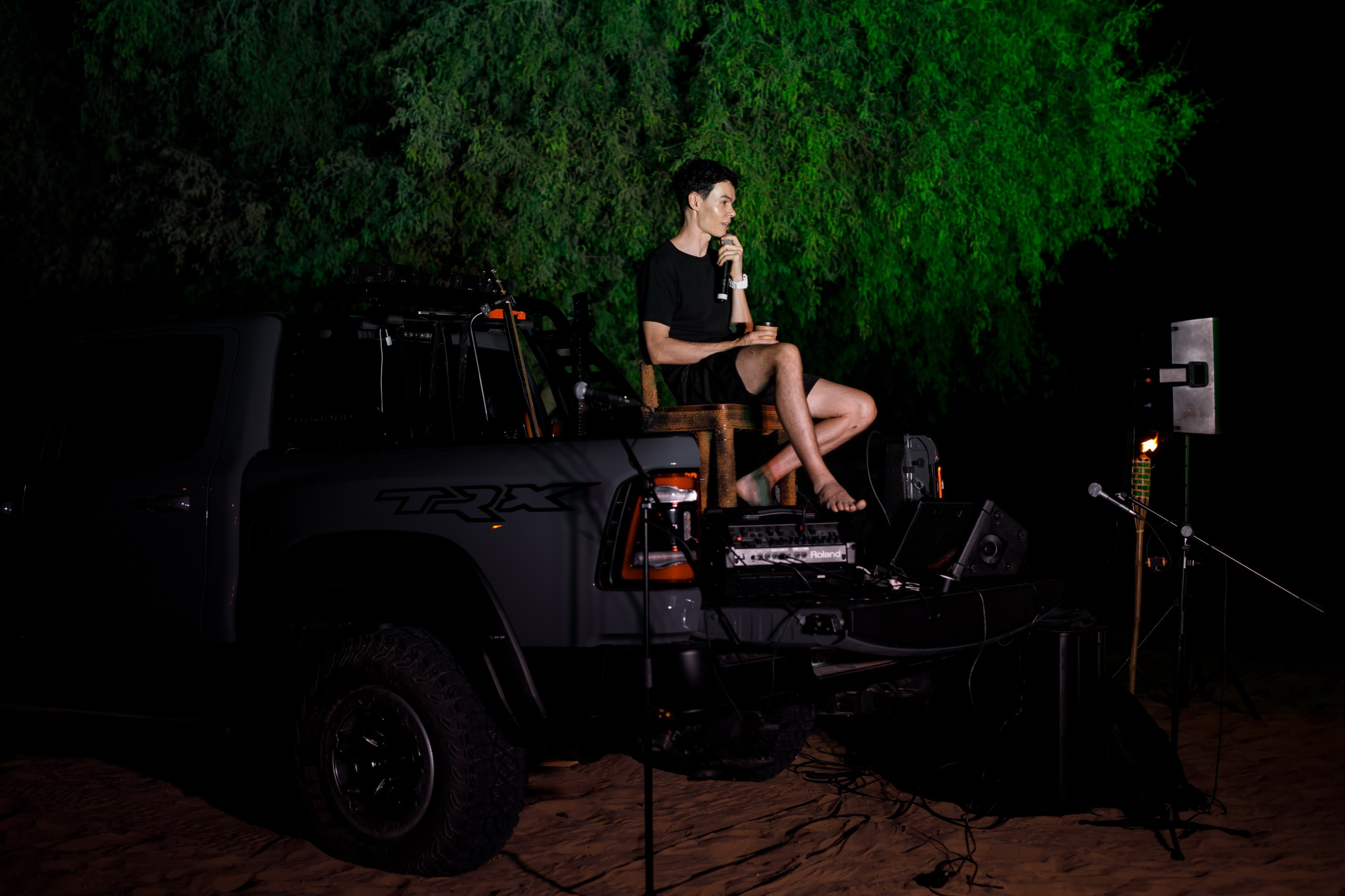 Oleg Torbosov — Meeting with subscribers in the desert. Photographer Anna Curly | Weddings and Events in Dubai