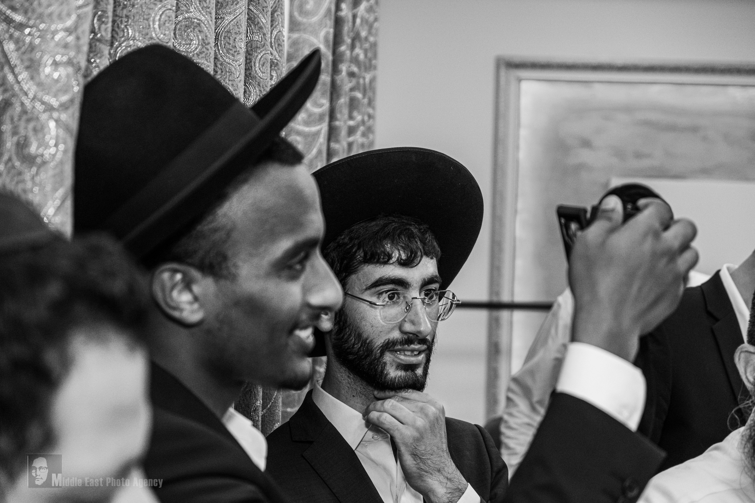 ‏ברית מילה. Middle East Photo Agency — Photography & Event Magnets — סוכנות צילום והדפסת מגנטים לאירועים