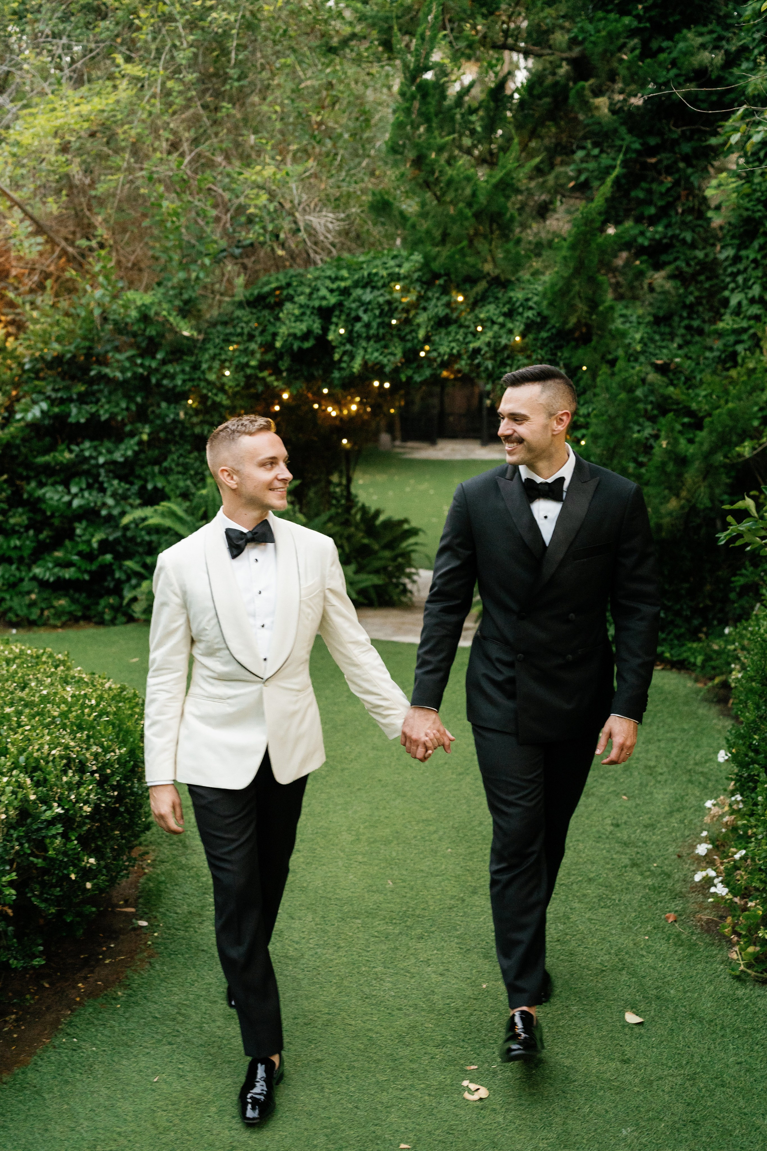 LGBT wedding photographer in California. Wedding Photography & Videography Team in California, Los Angeles, San Francisco, San Diego and Travel