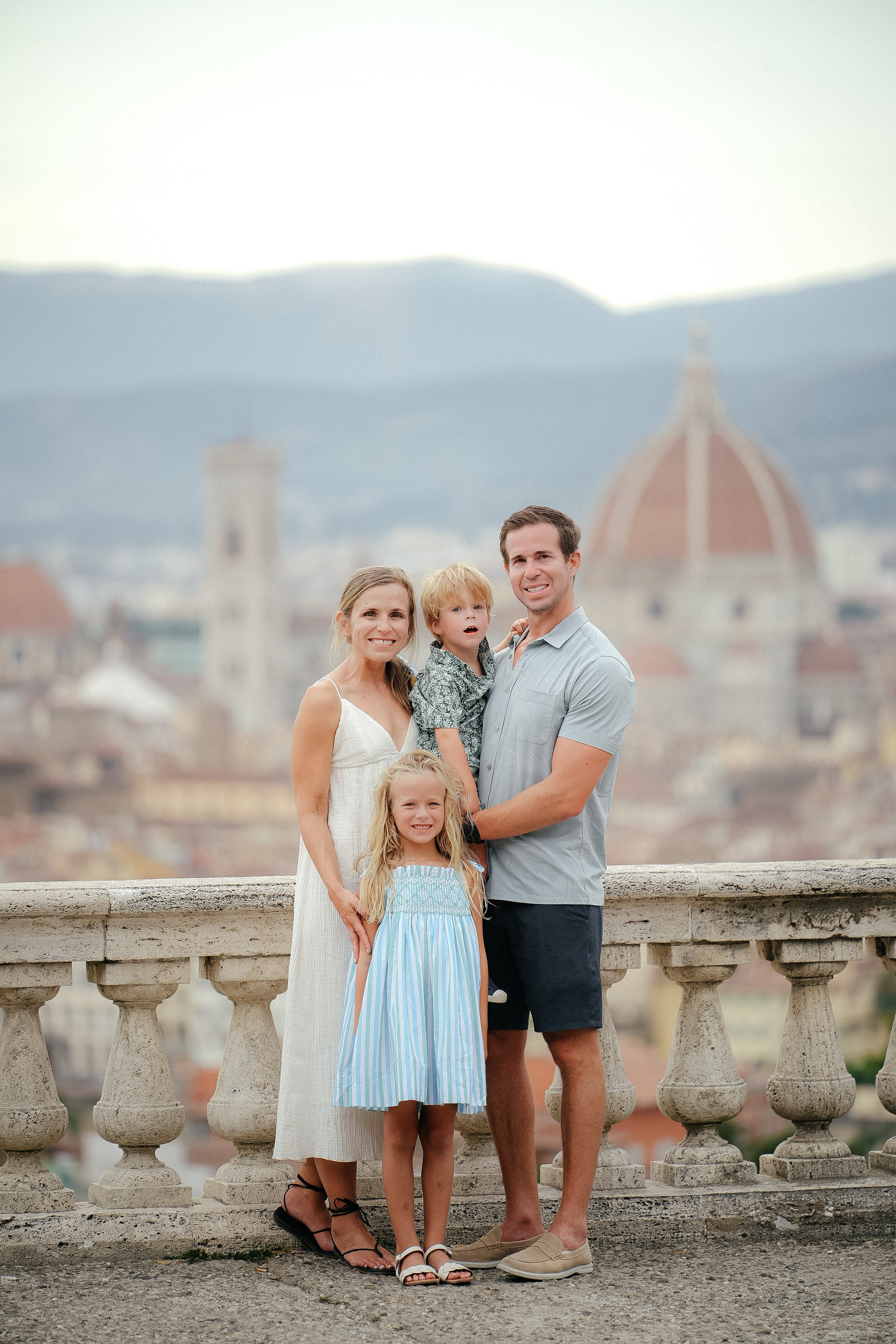 Nicole & Family. Wedding Photographer in Italy