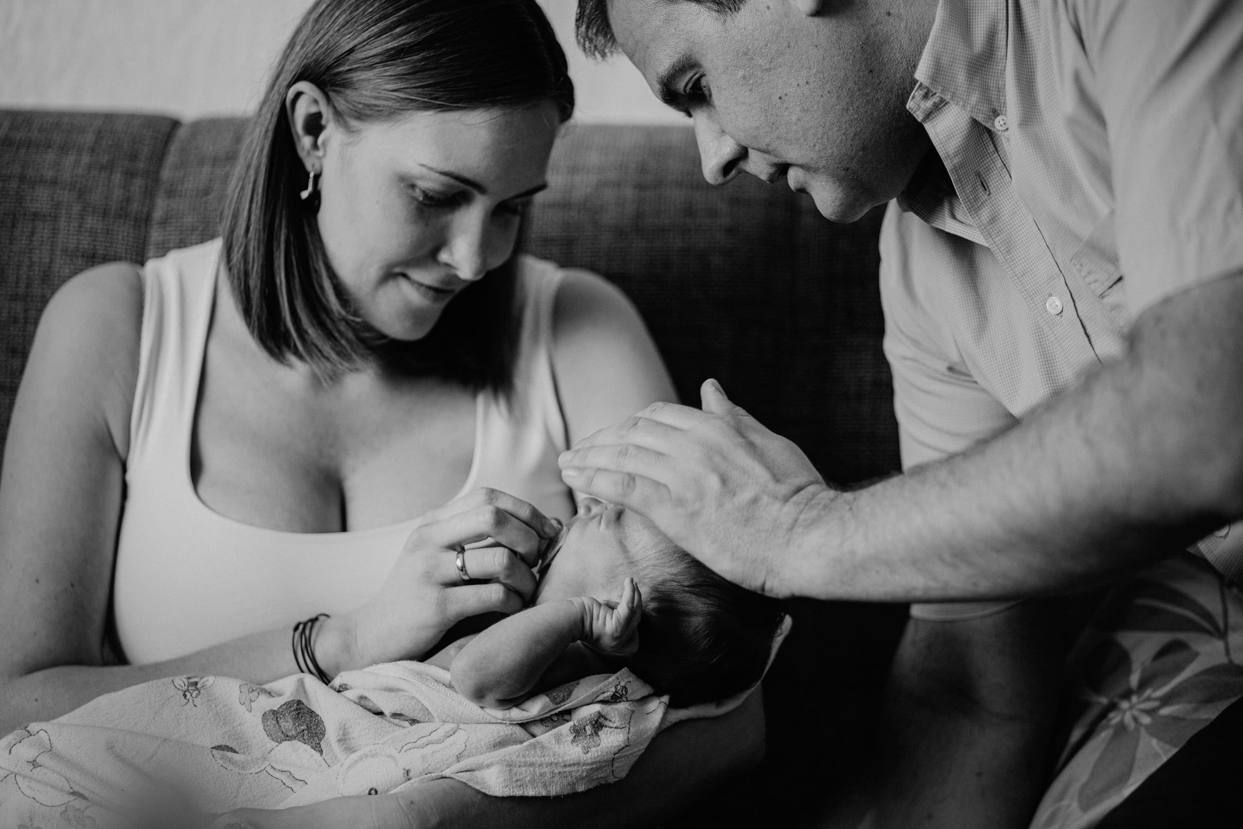 Jaundzimušā fotosesija mājās