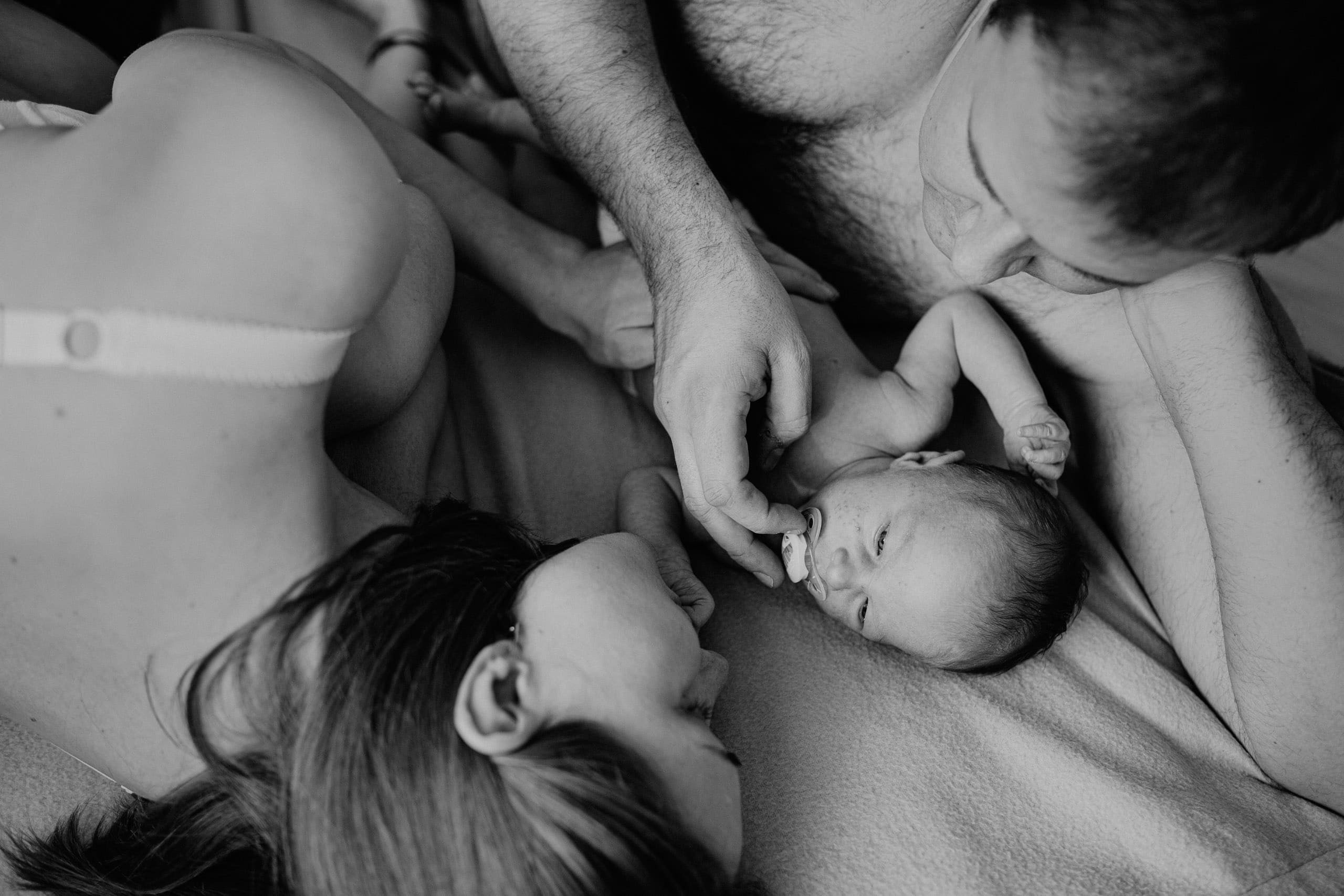 Jaundzimušā fotosesija mājās