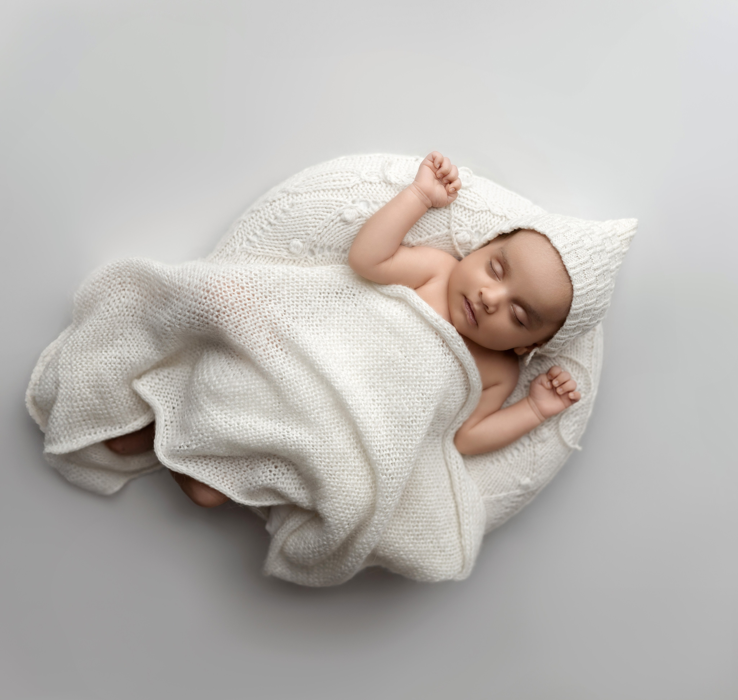 Newborn Classic. Newborn, kids, family photographer based near Zurich, Switzerland