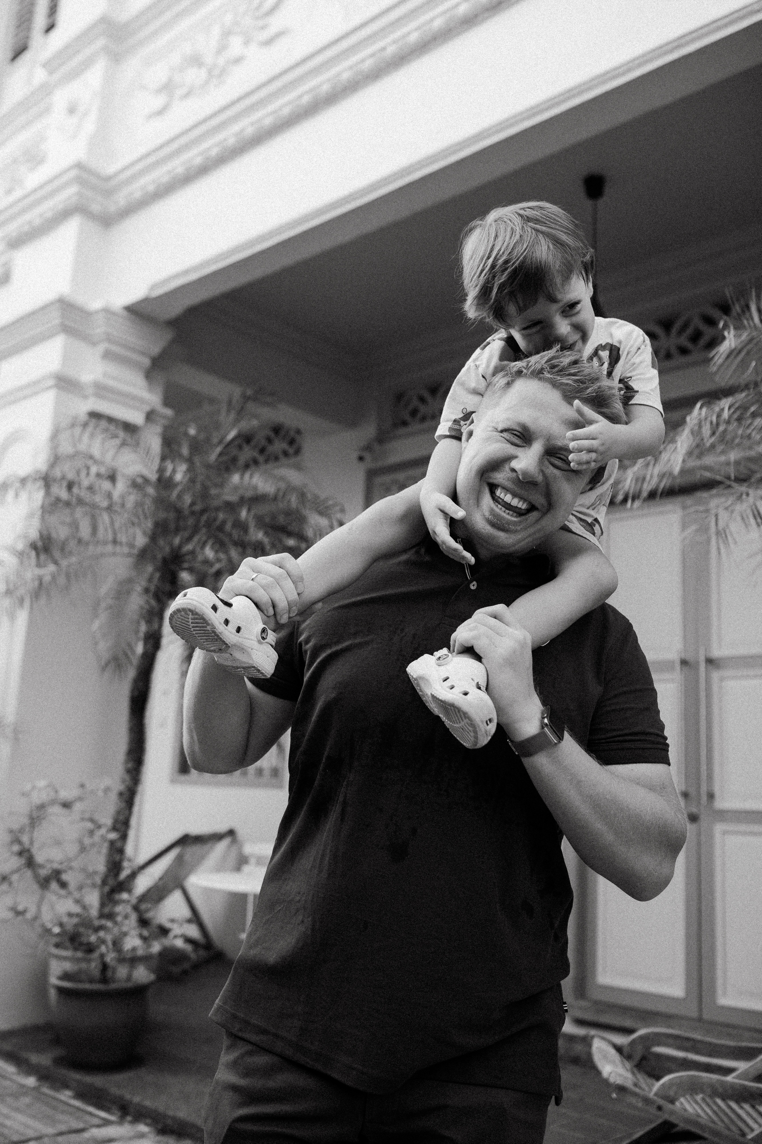 Dasha’s family. Photographer in Singapore Kate Bird