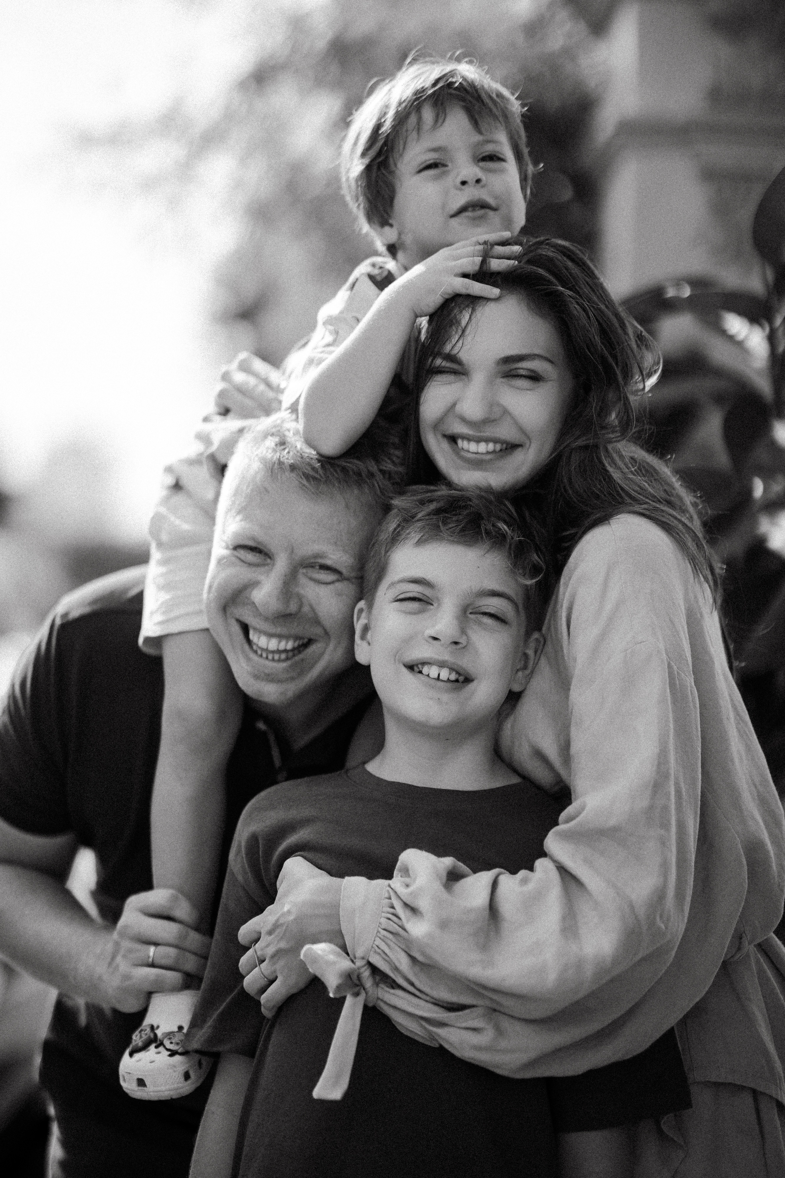 Dasha’s family. Photographer in Singapore Kate Bird