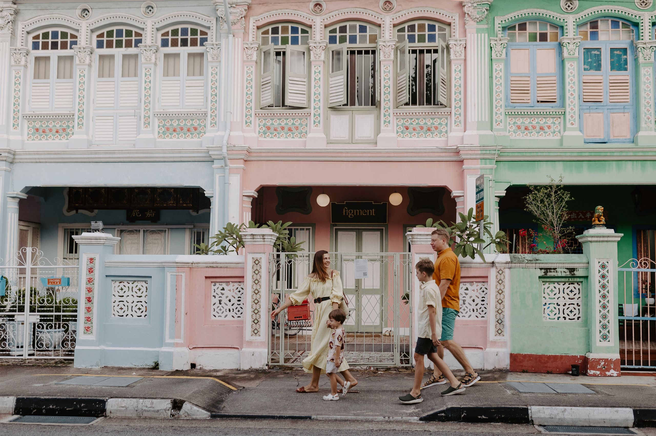 Dasha’s family. Photographer in Singapore Kate Bird
