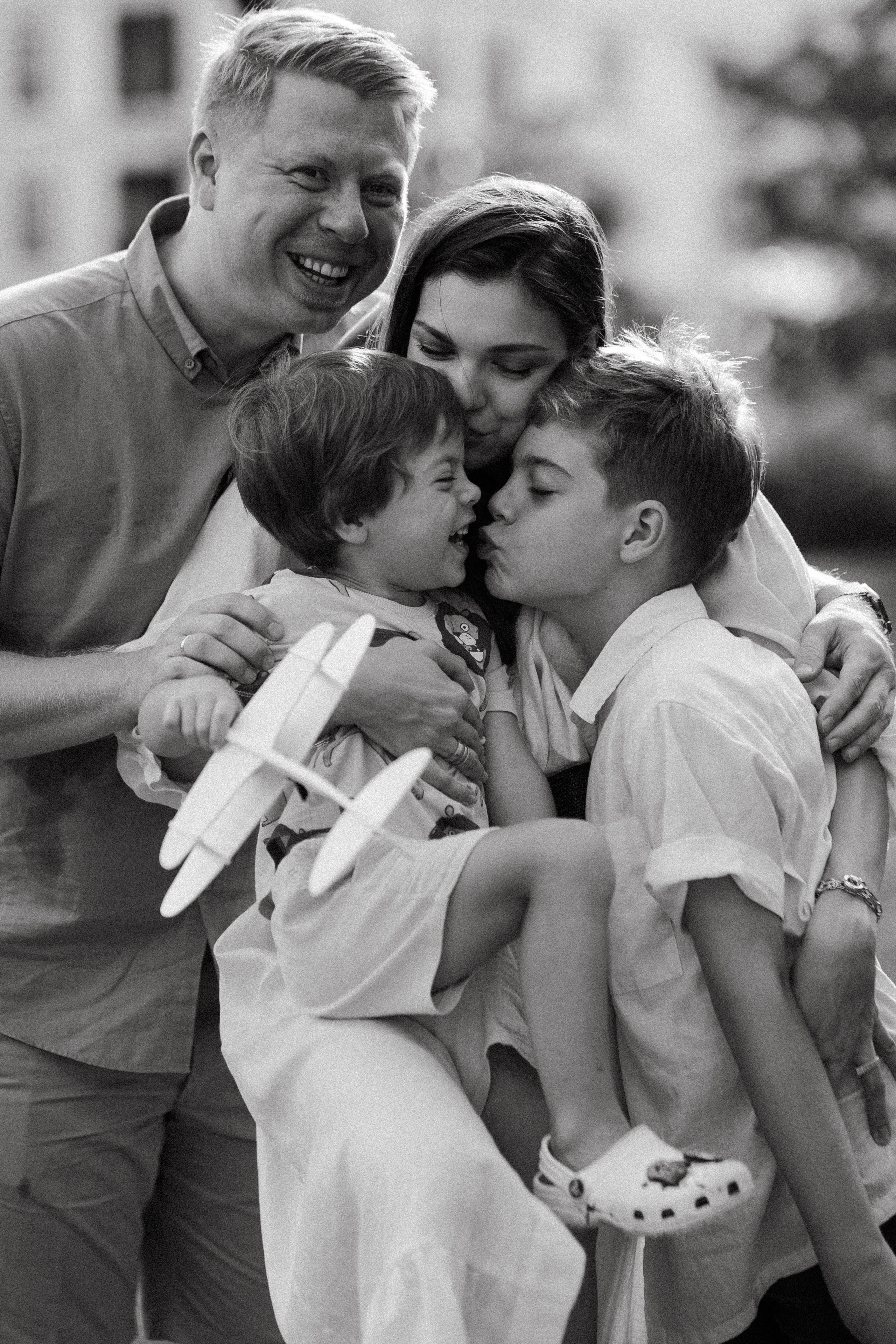 Dasha’s family. Photographer in Singapore Kate Bird