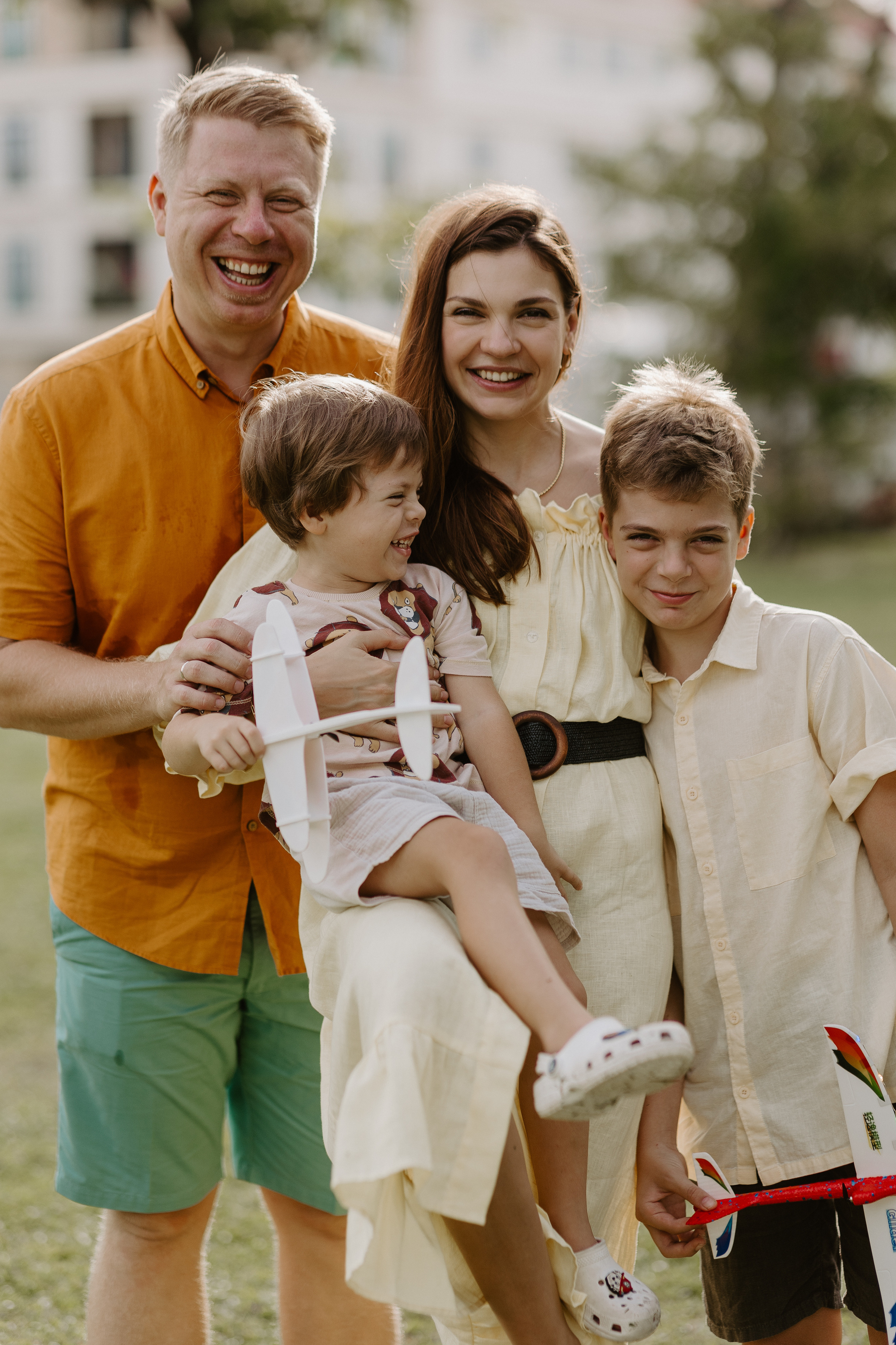 Dasha’s family. Photographer in Singapore Kate Bird