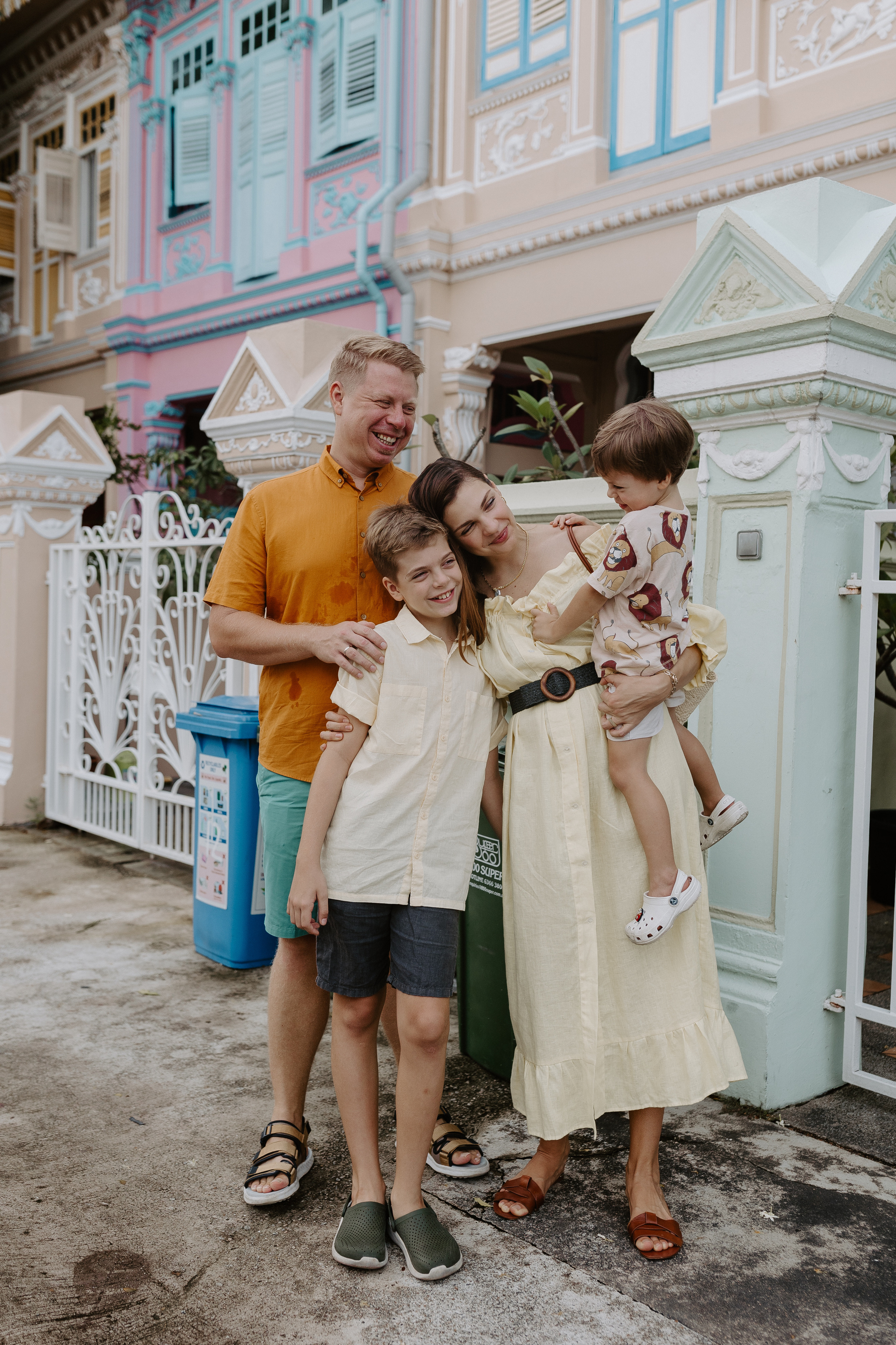 Dasha’s family. Photographer in Singapore Kate Bird