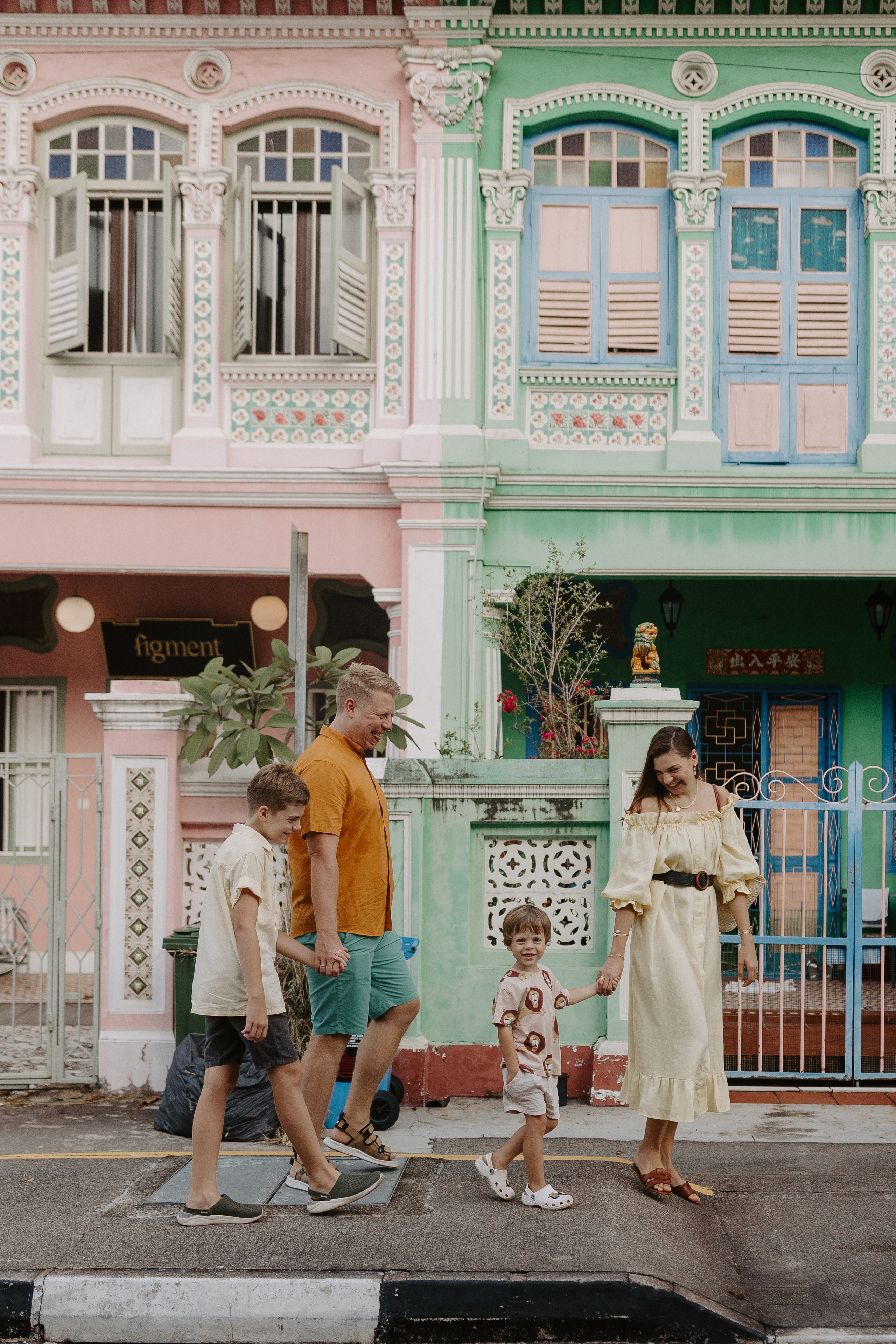 Dasha’s family. Photographer in Singapore Kate Bird