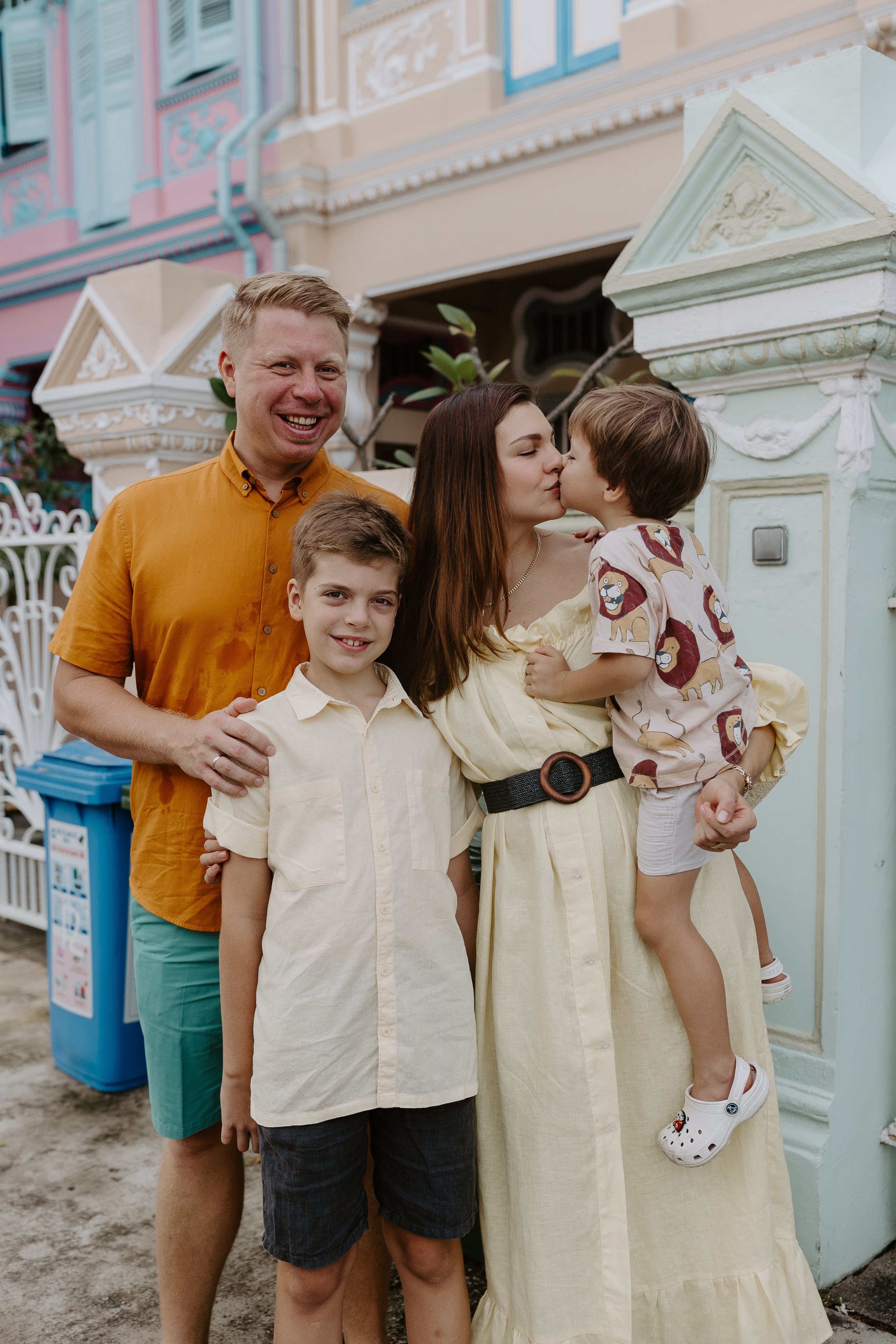 Dasha’s family. Photographer in Singapore Kate Bird