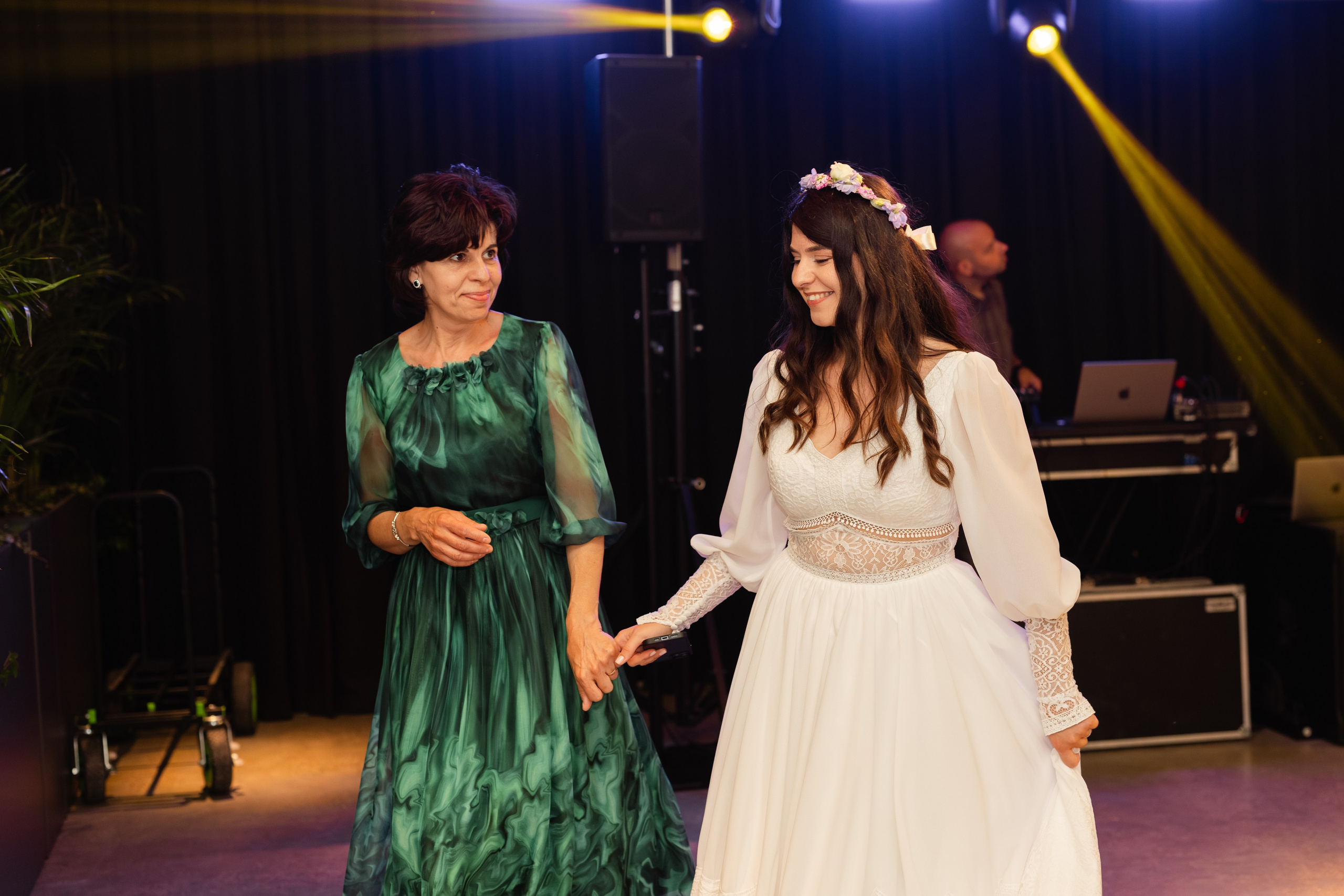 Flori & Cosmin. Main