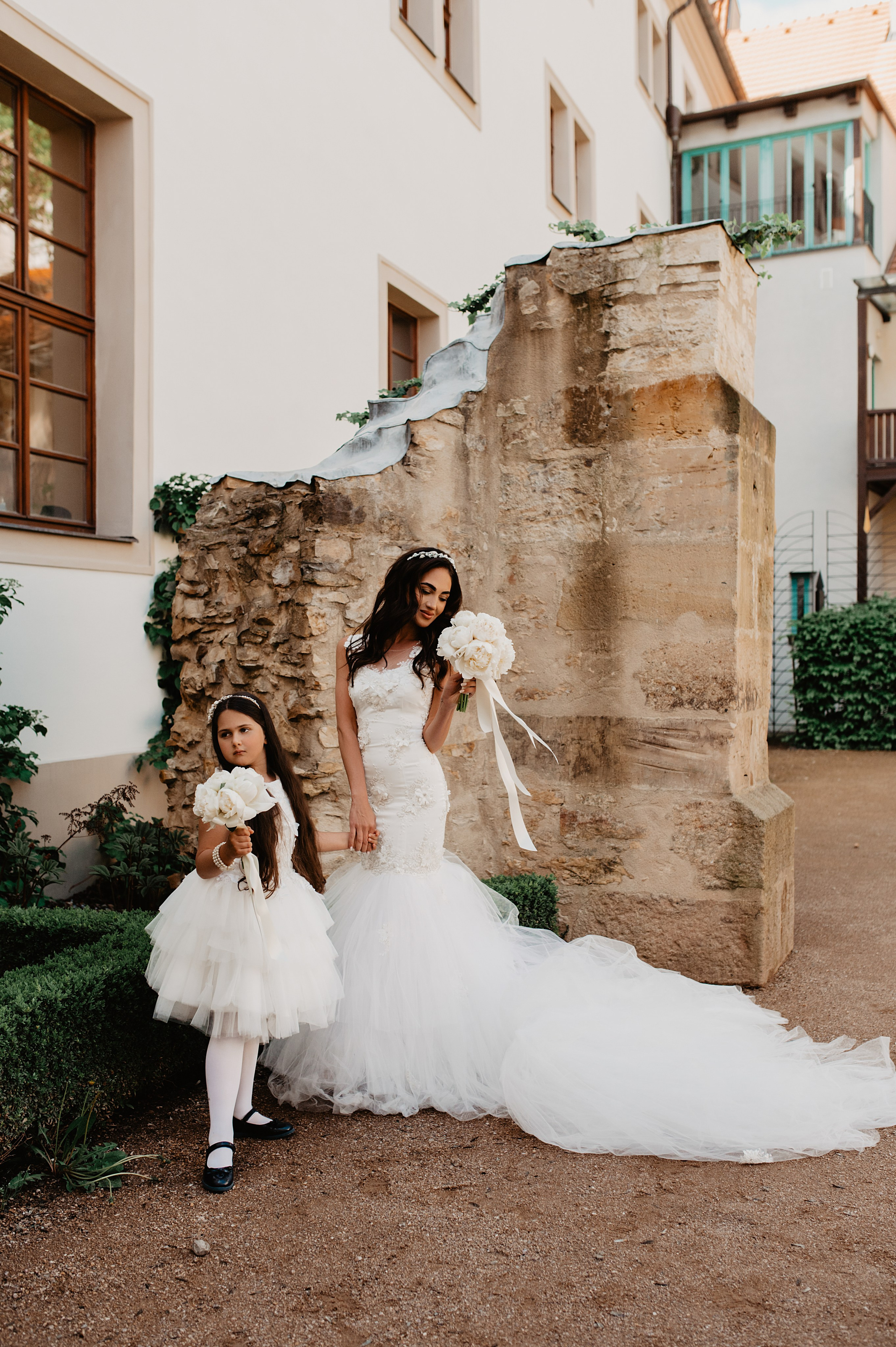 Nairi&ari. ANNA-MARIA PHOTO CONTENT CREATOR — photographer, aesthete, artist, and visual expert for Instagram in Prague