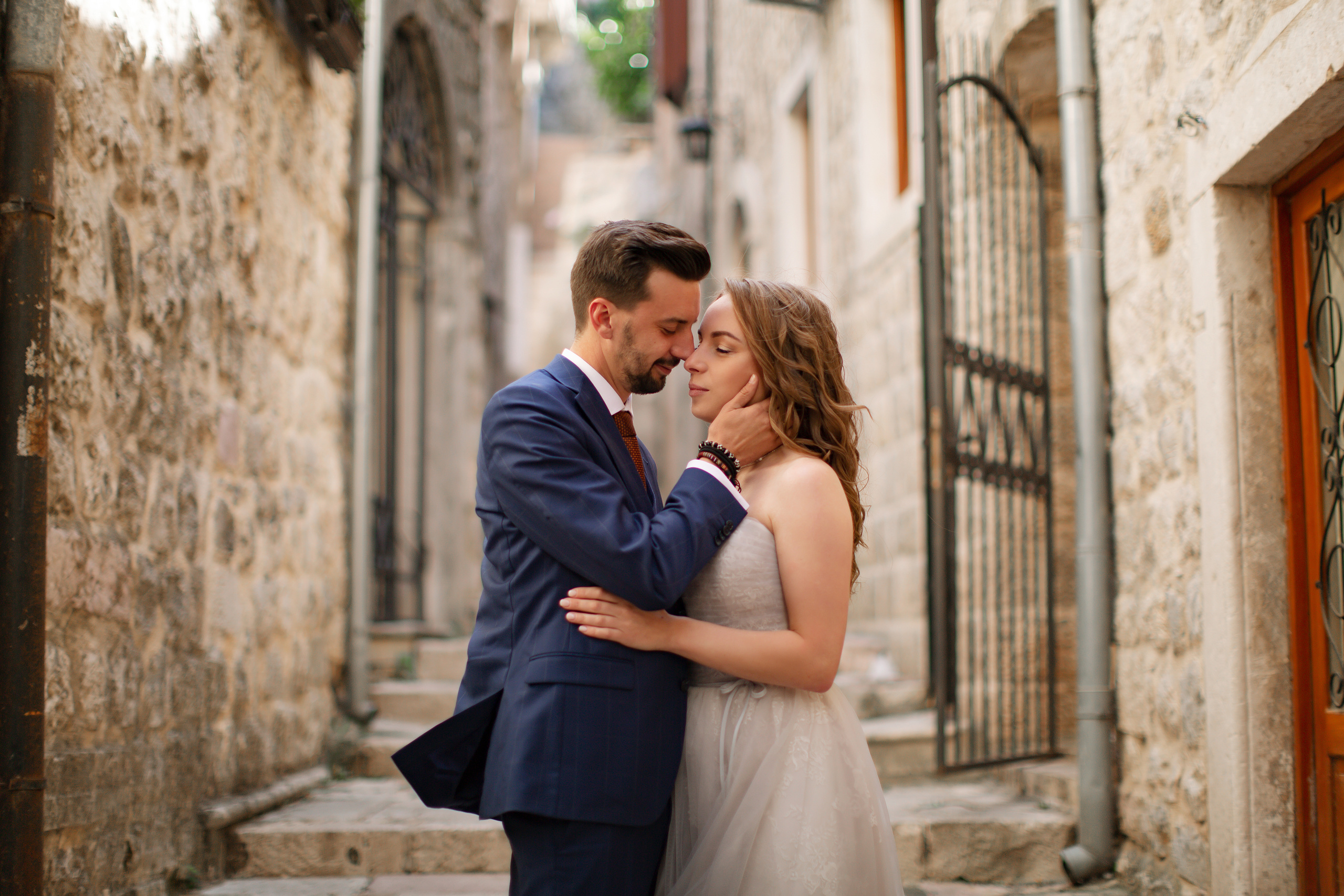 Свадебная фотосессия в Черногории - прогулка по старому городу Котор