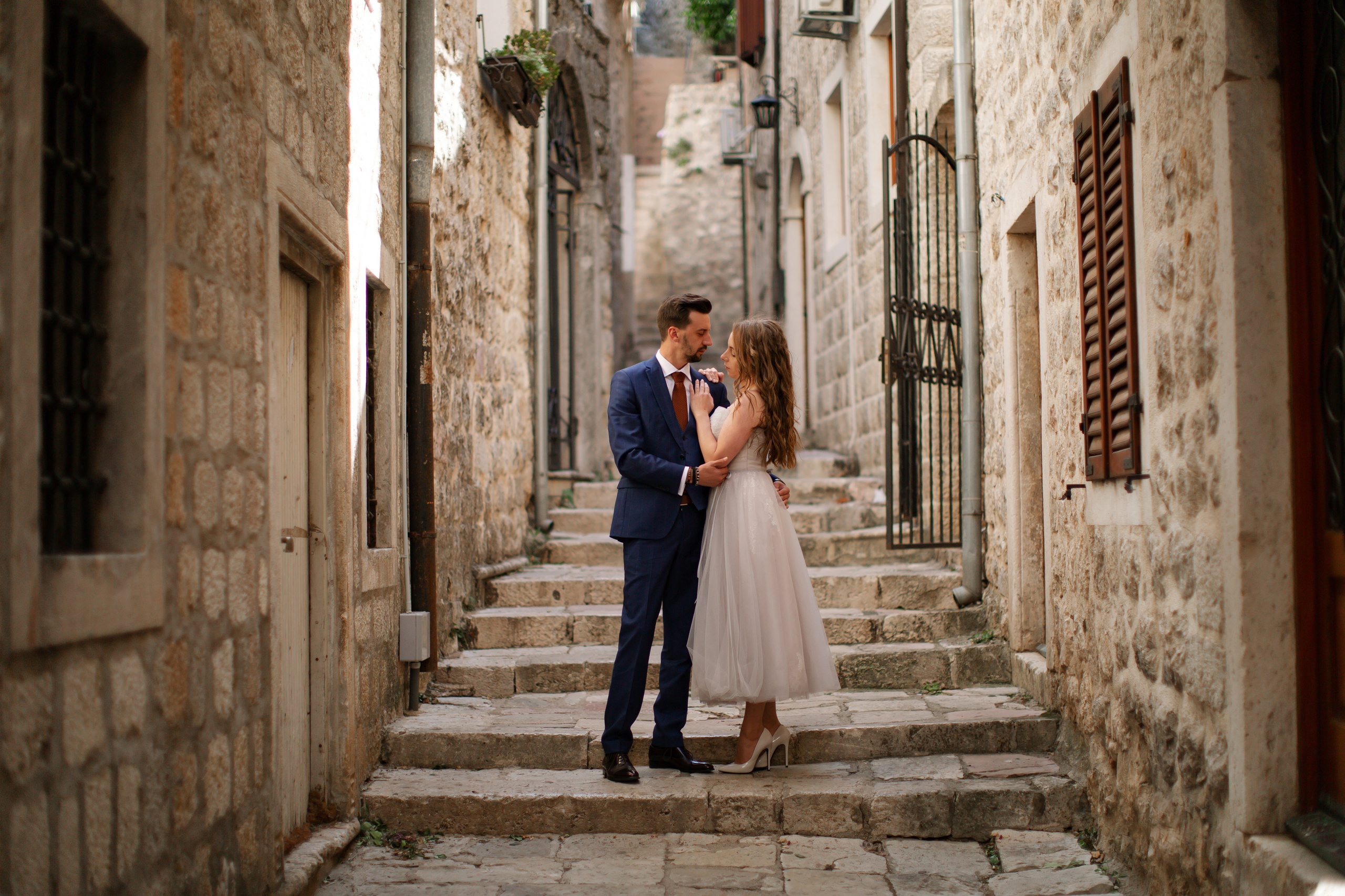 Свадебная фотосессия в Черногории - прогулка по старому городу Котор