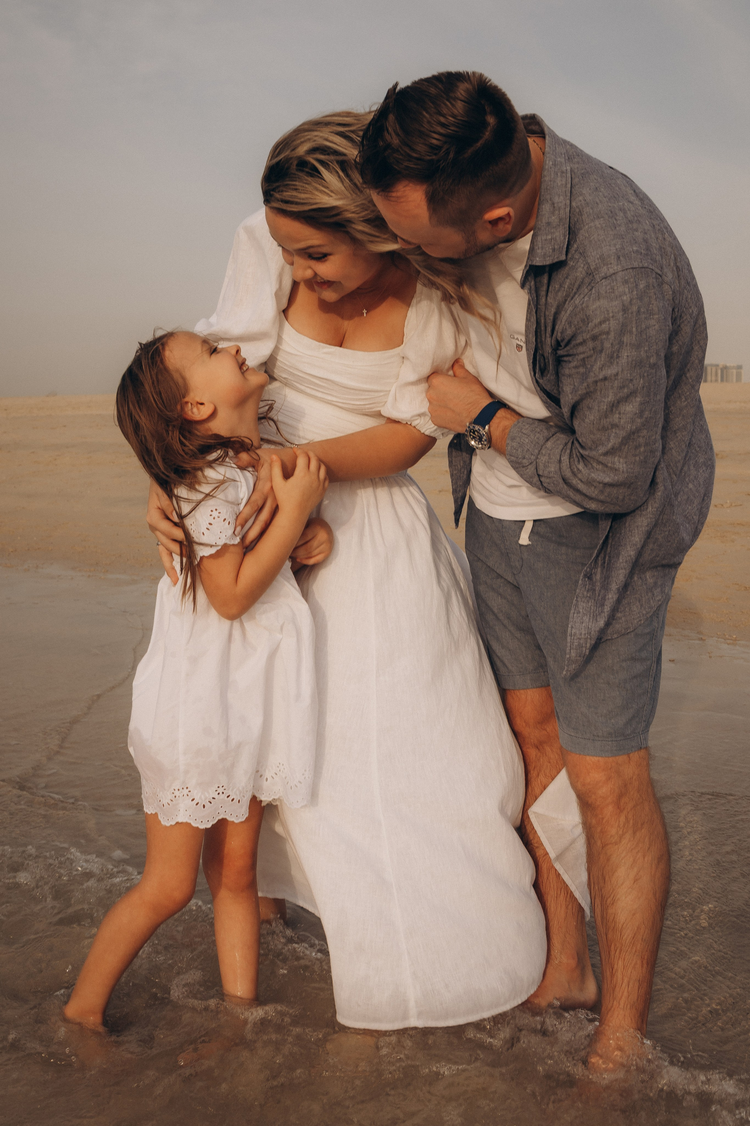 Golden hour family. Birth, Family, Newborn photographer in Dubai| Eliza Baitikova