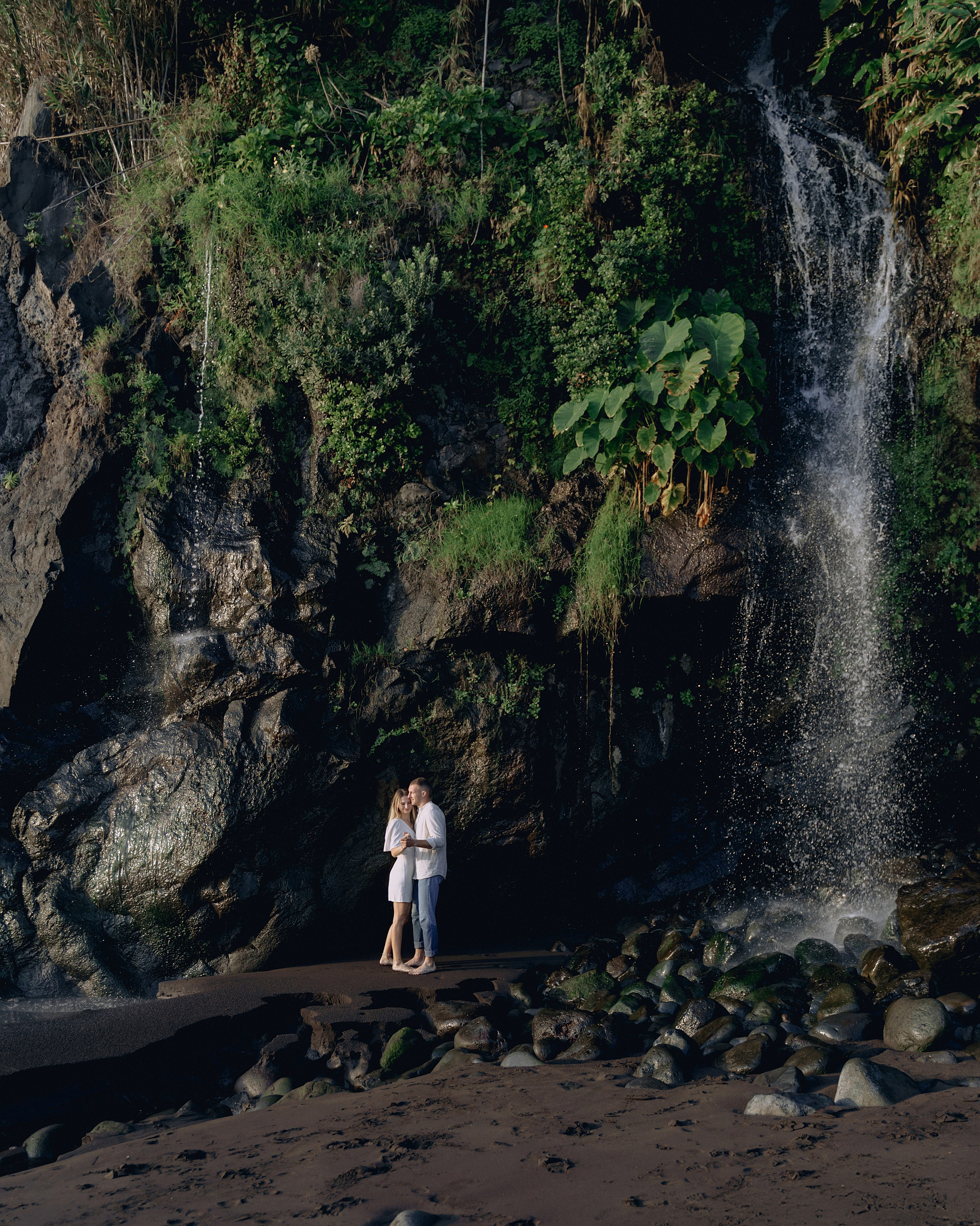 Couple Photoshoot at Seixal Beach — Irina & Vlad | Photographer in Madeira. Your photographer in Madeira