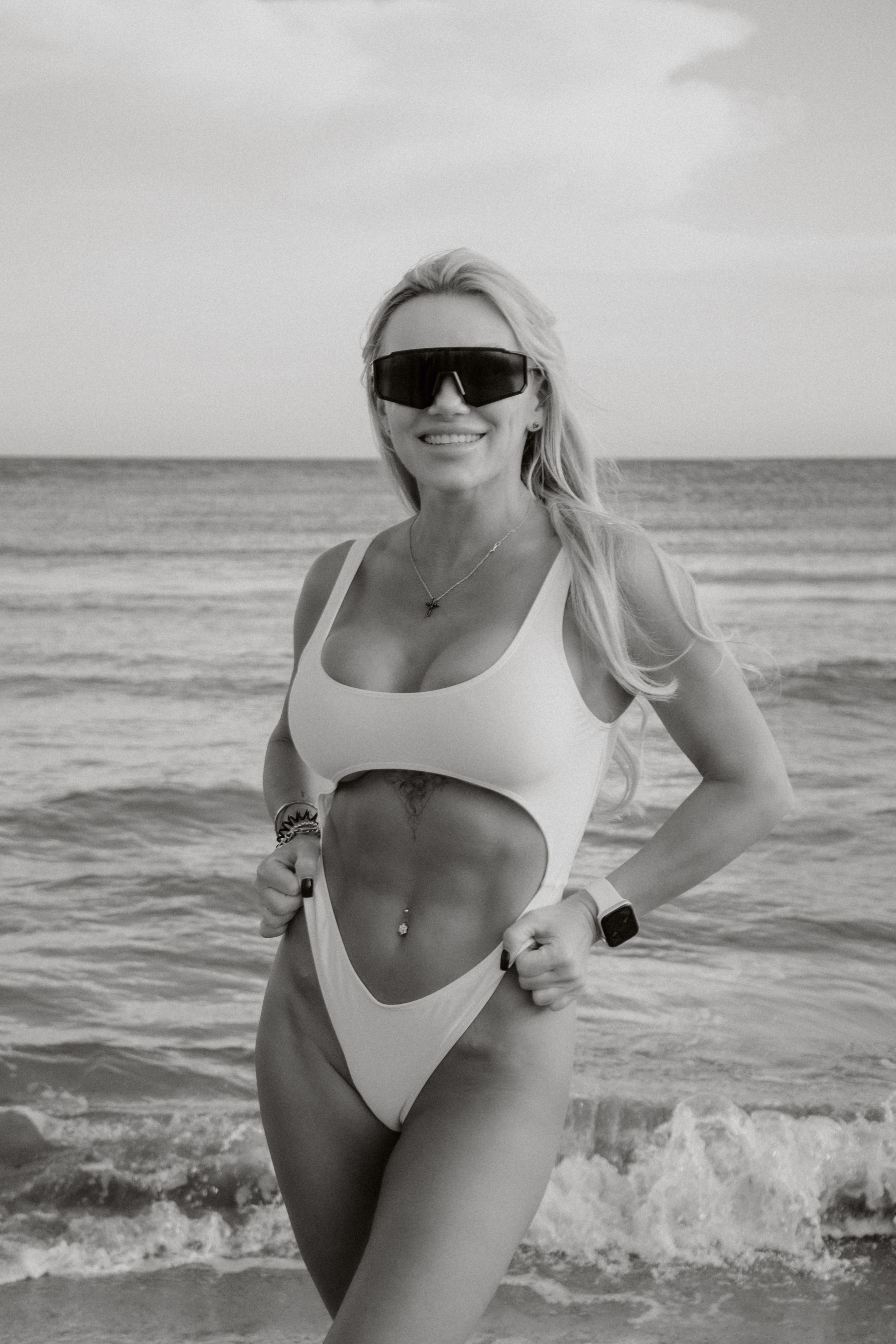 Sesión individual en la playa. Fotografía profesional en Calafell - Elena Medvedeva