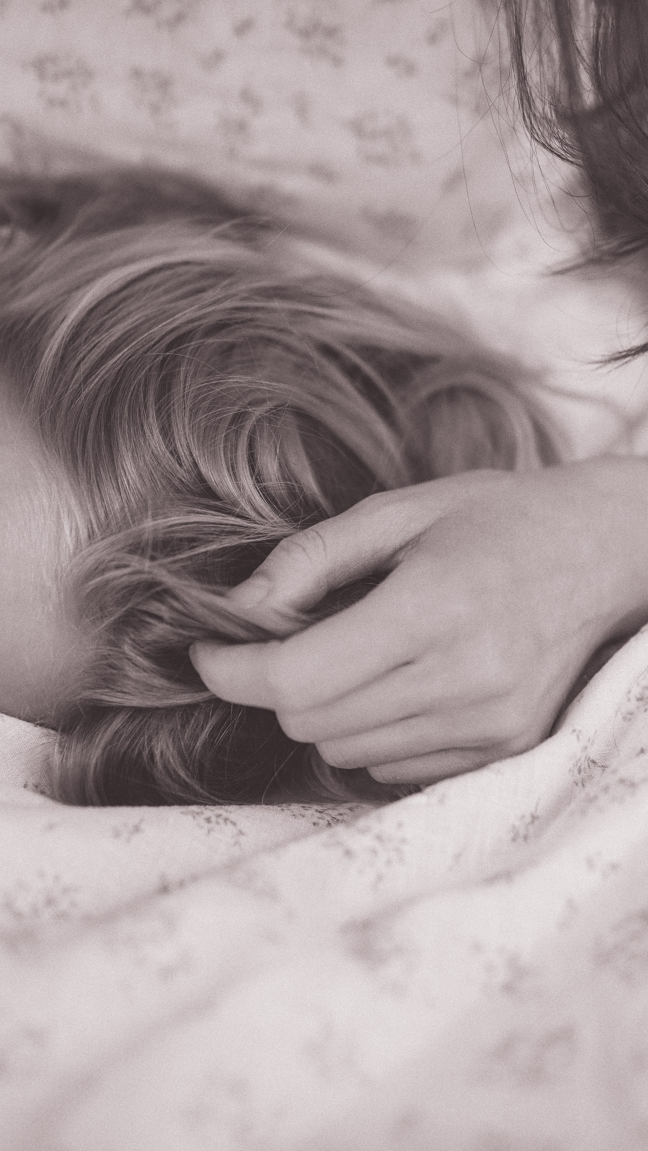 Mother Earth: Proiect de Fotografie Maternitate | Mădălina Beda. Madalina Beda- Artist vizual, fotograf, doula la nastere, consultant babywearing Brasov si in toata tara