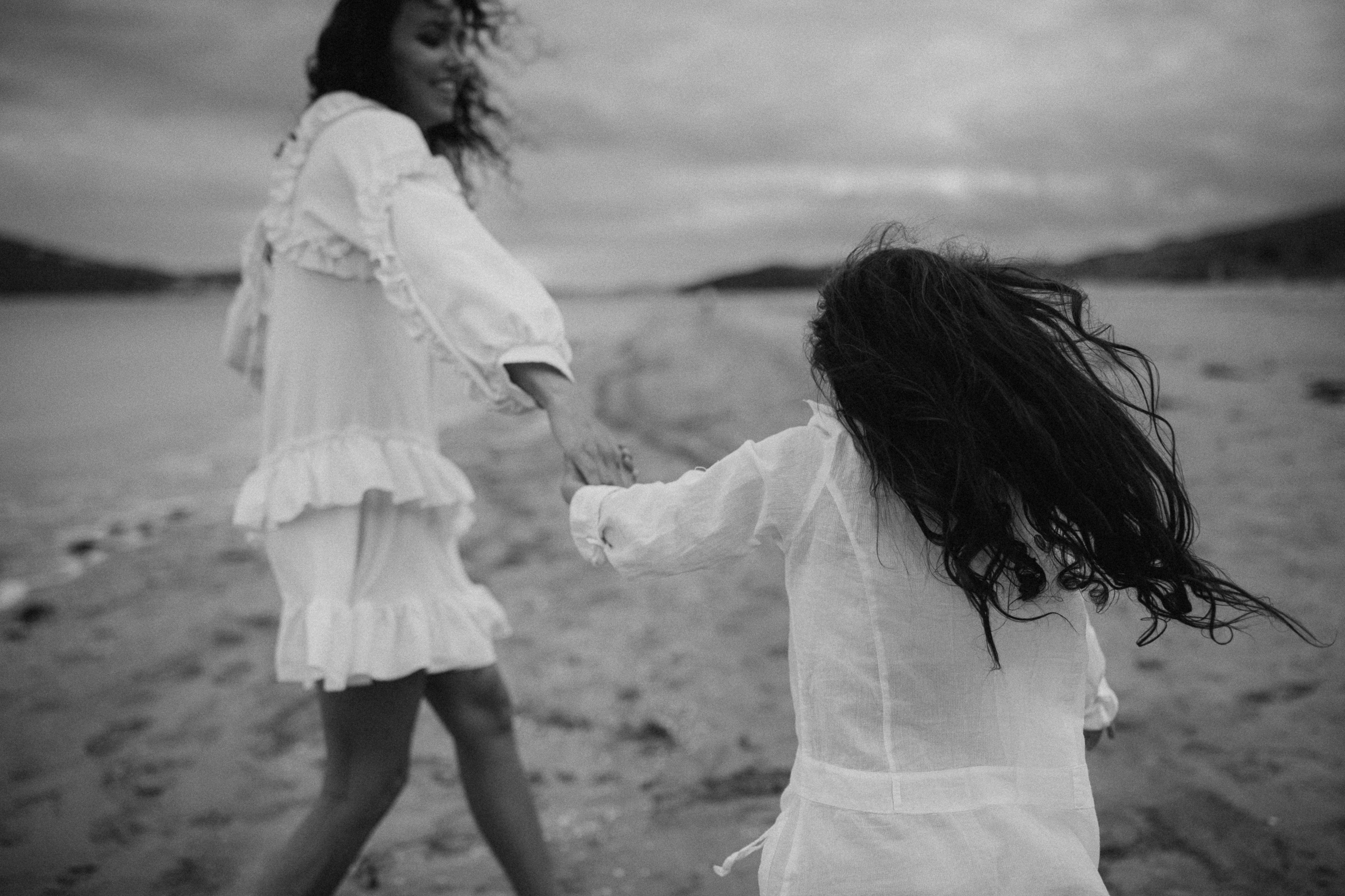 Family photoshoot on the beach in ireland. Wedding & Family photographer in County Donegal and Dublin, Ireland