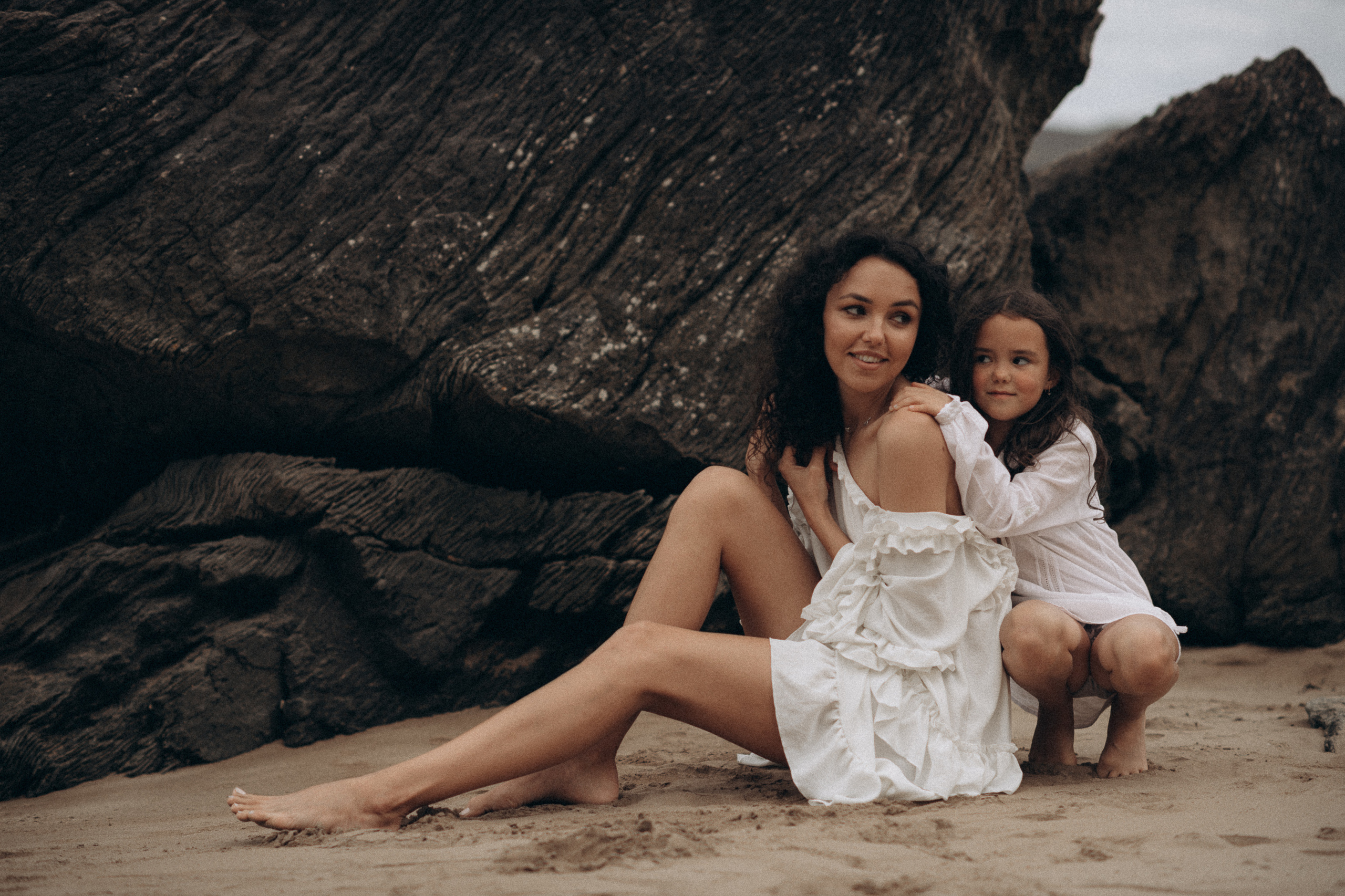 Family photoshoot on the beach in ireland. Wedding & Family photographer in County Donegal and Dublin, Ireland