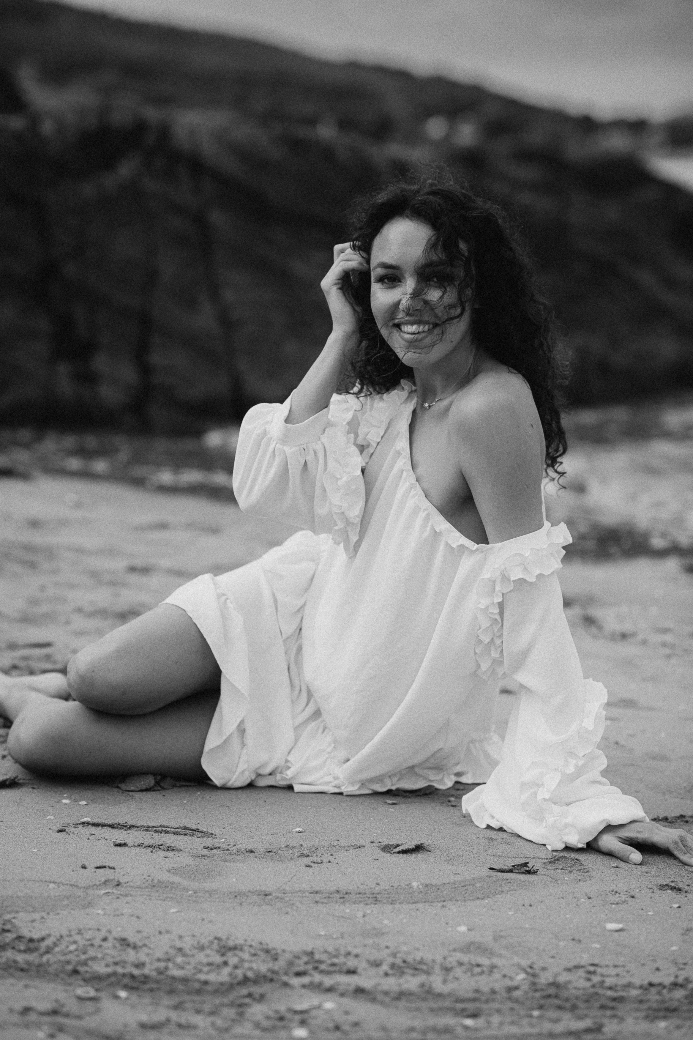 portrait of young woman on the beach in ireland