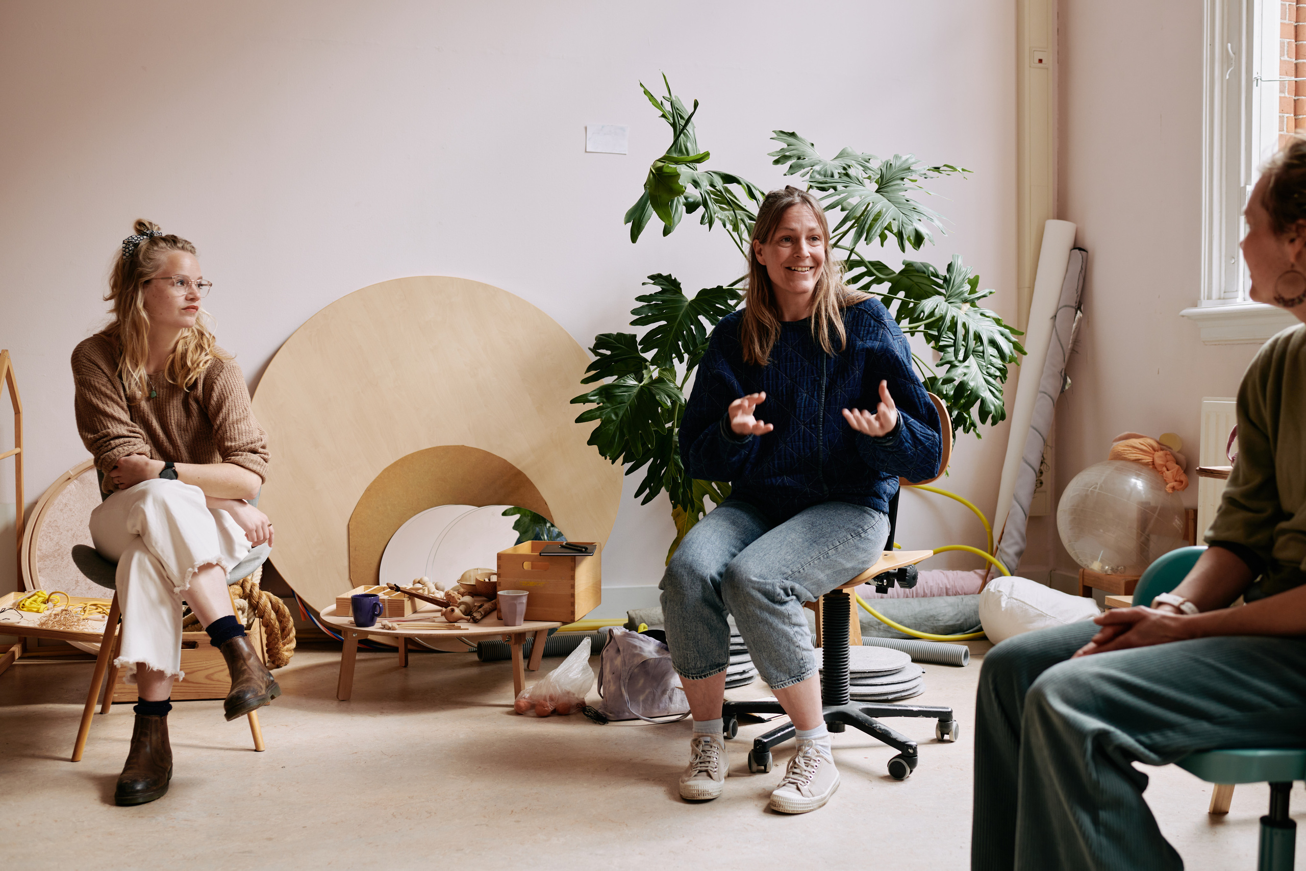 Documentation photography of workshop for Kleintjekunst. Portrait Photographer in Brussels & Amsterdam — Victoria Ushkanova