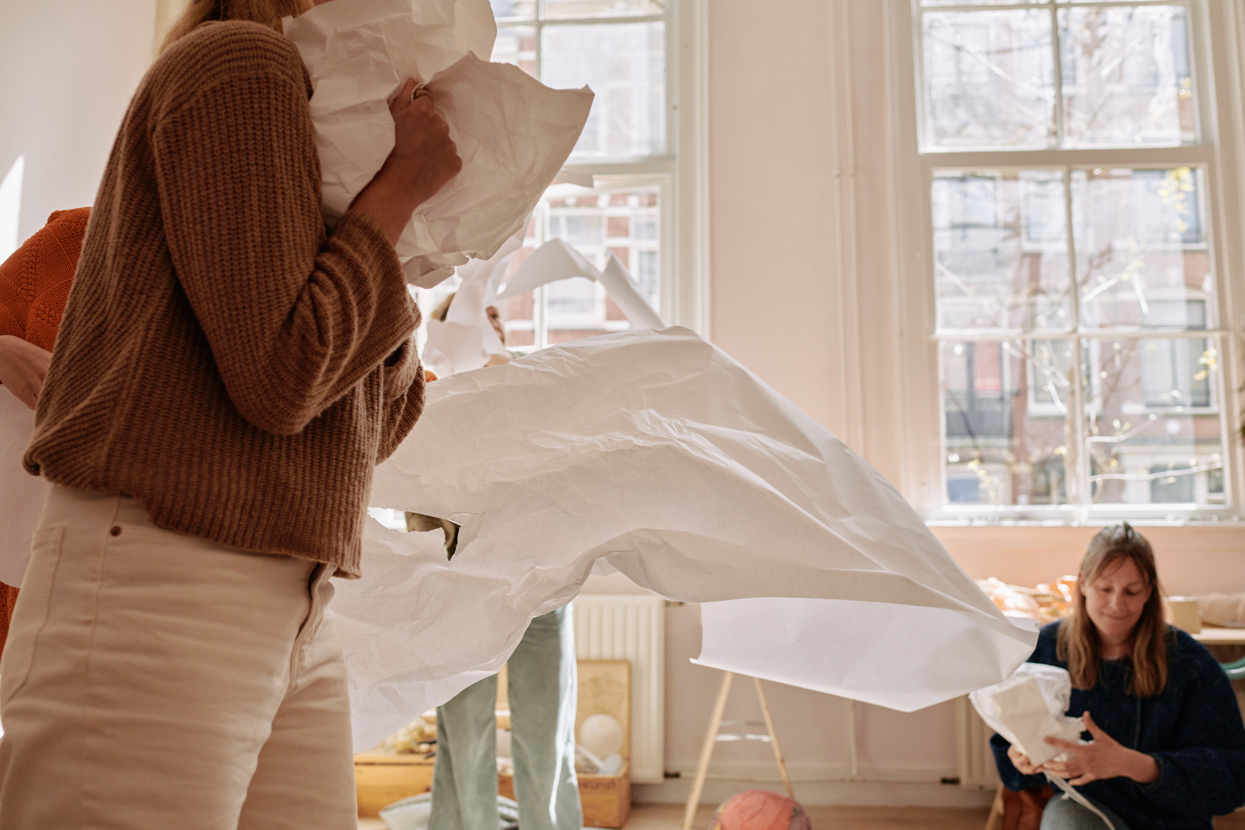 Documentation photography of workshop for Kleintjekunst. Portrait Photographer in Brussels & Amsterdam — Victoria Ushkanova