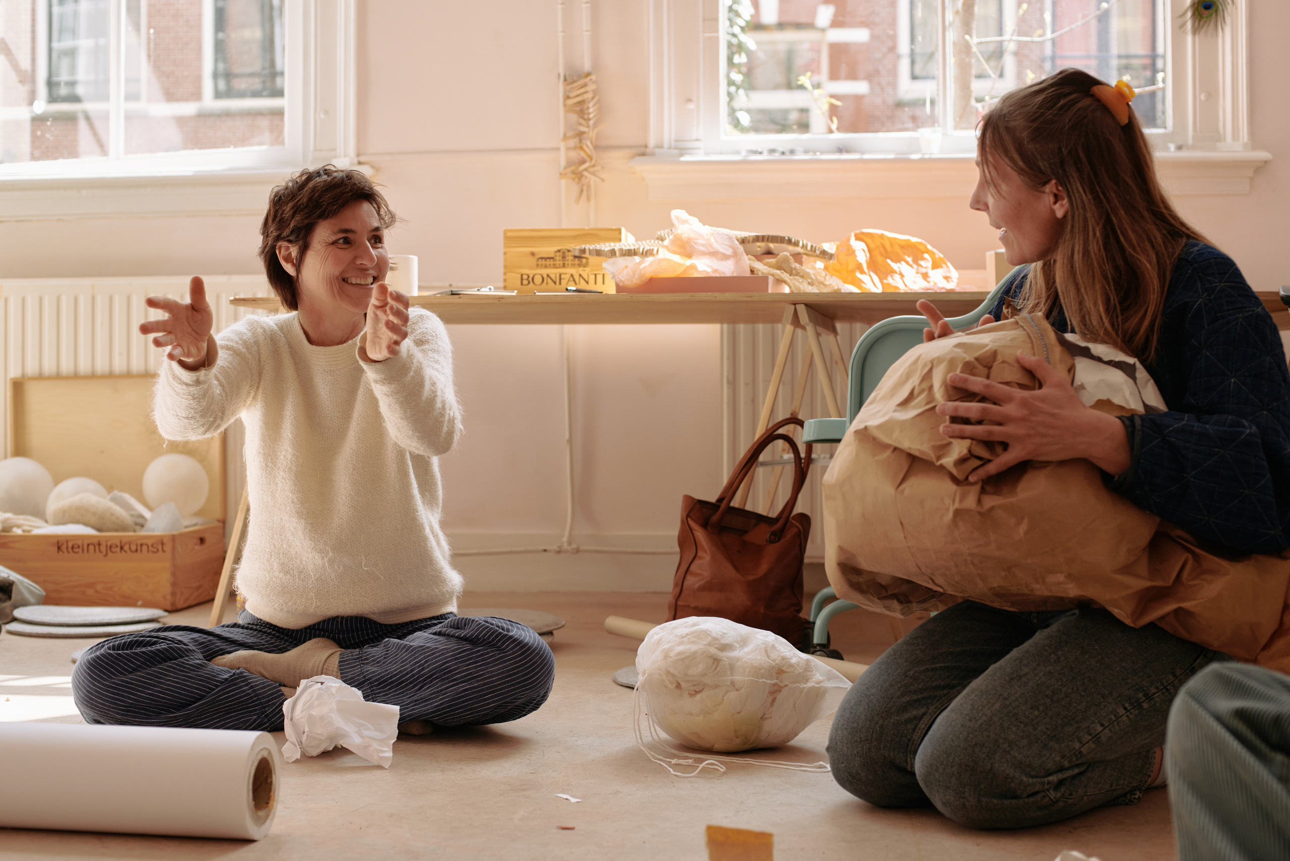 Documentation photography of workshop for Kleintjekunst. Portrait Photographer in Brussels & Amsterdam — Victoria Ushkanova