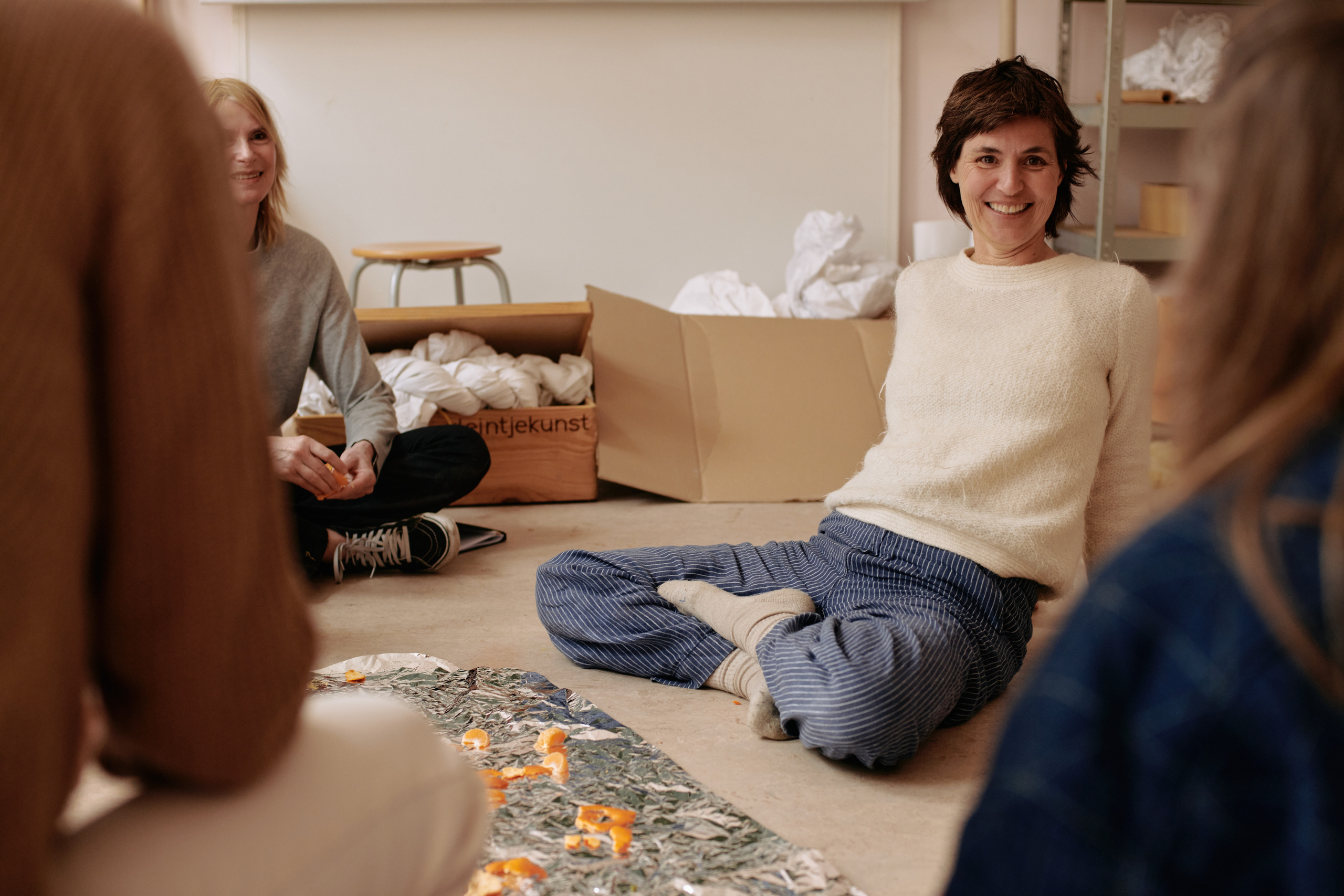 Documentation photography of workshop for Kleintjekunst. Portrait Photographer in Brussels & Amsterdam — Victoria Ushkanova