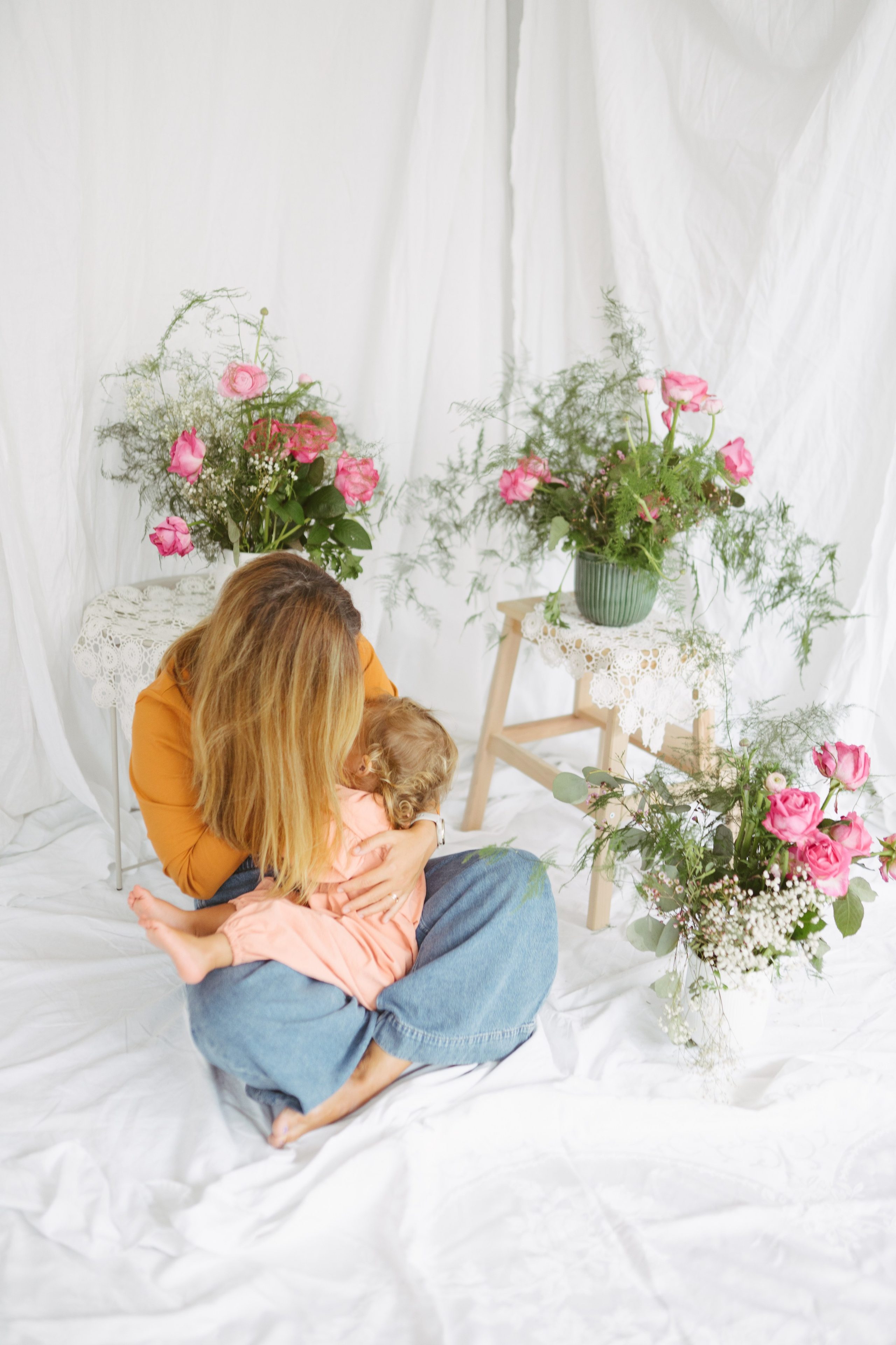 Ședințe Foto Primăvara Colorată Brașov | Mădălina Beda. Madalina Beda- Artist vizual, fotograf, doula la nastere, consultant babywearing Brasov si in toata tara