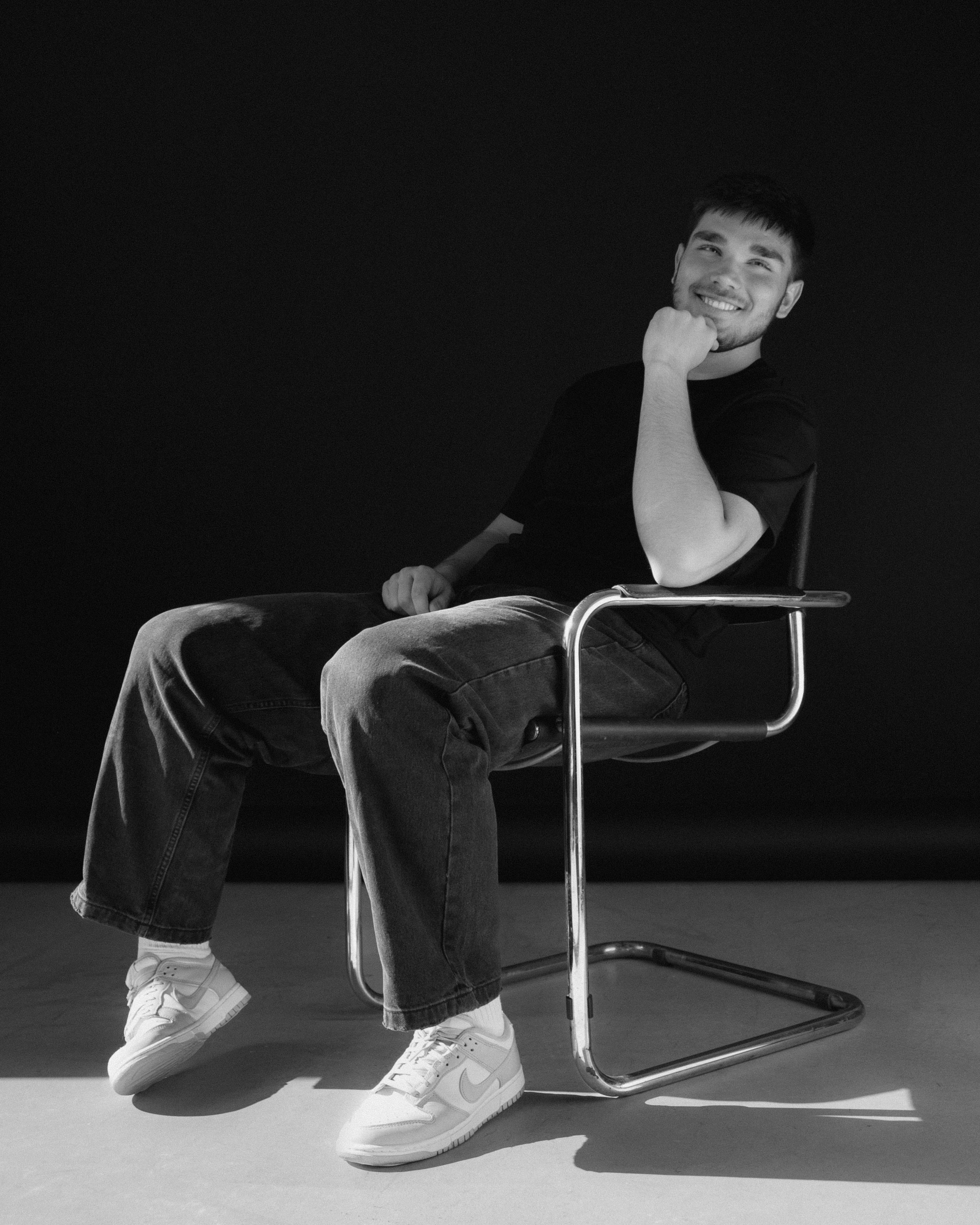 Male portrait. Professional photographer in Prague Valeriia Usoltseva