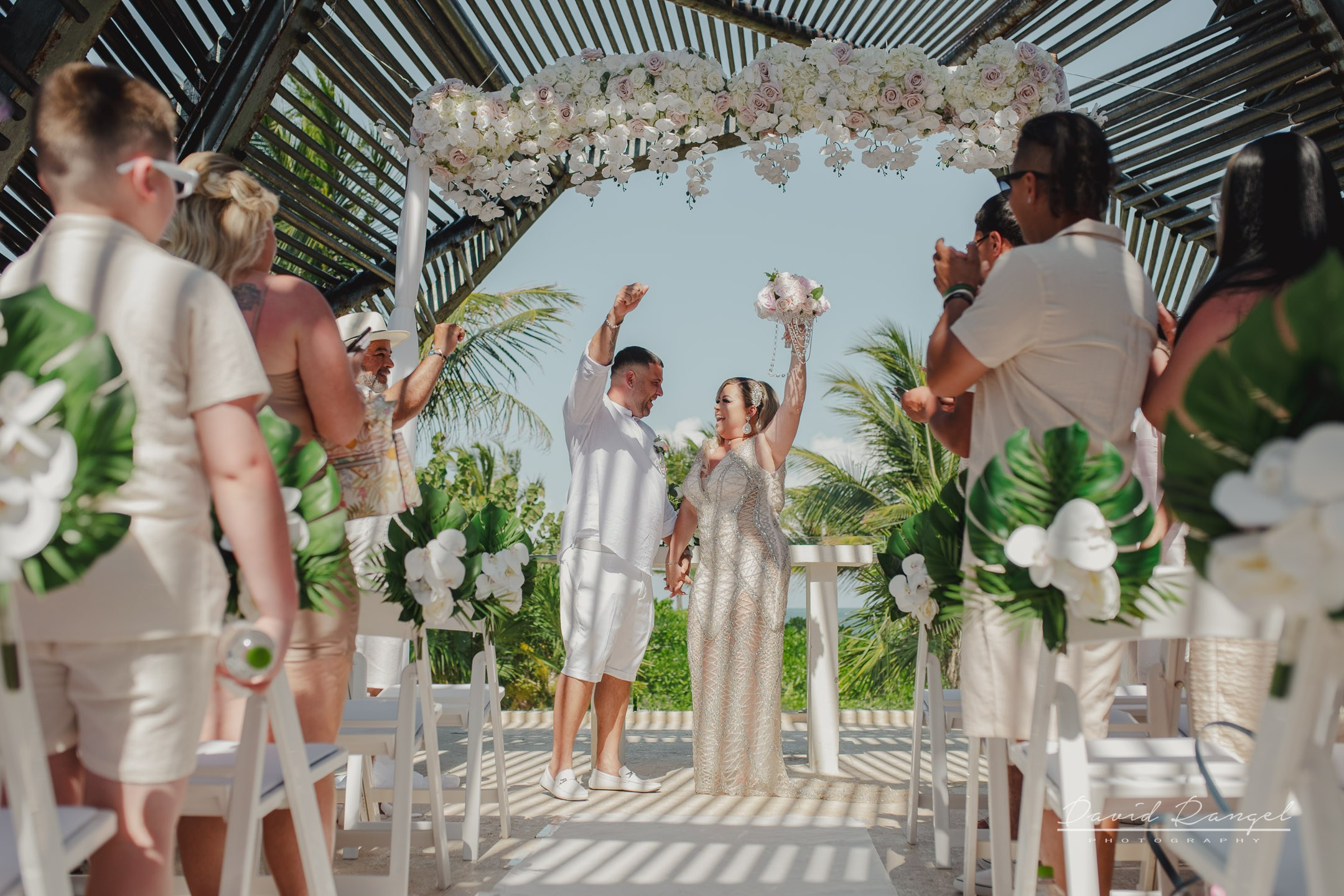 Classic Weddings. Destination wedding photographer based in Cancun and Riviera Maya with service worldwide