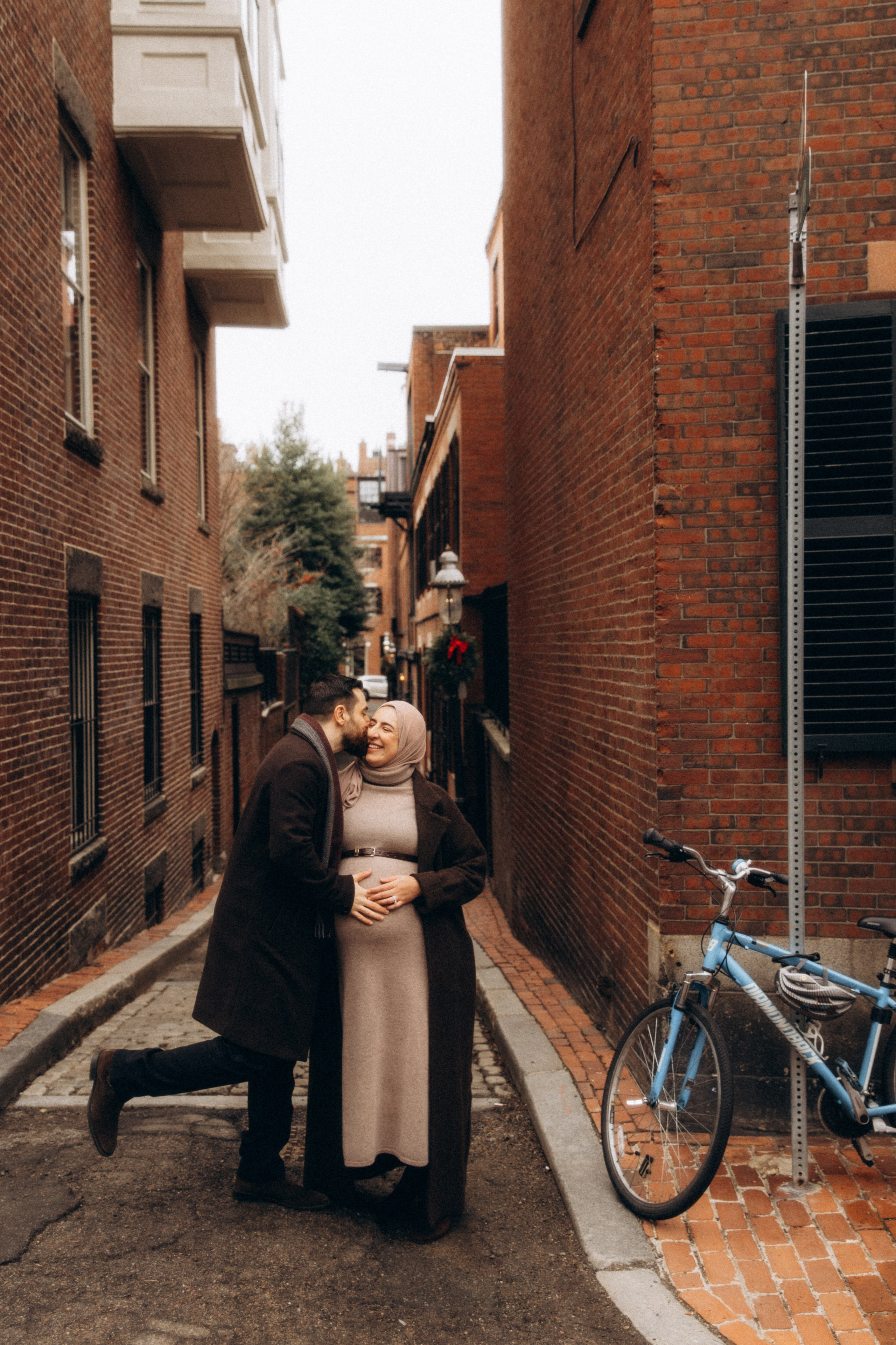 Winter Pregnancy Photoshoot | Bacon Hill, Boston