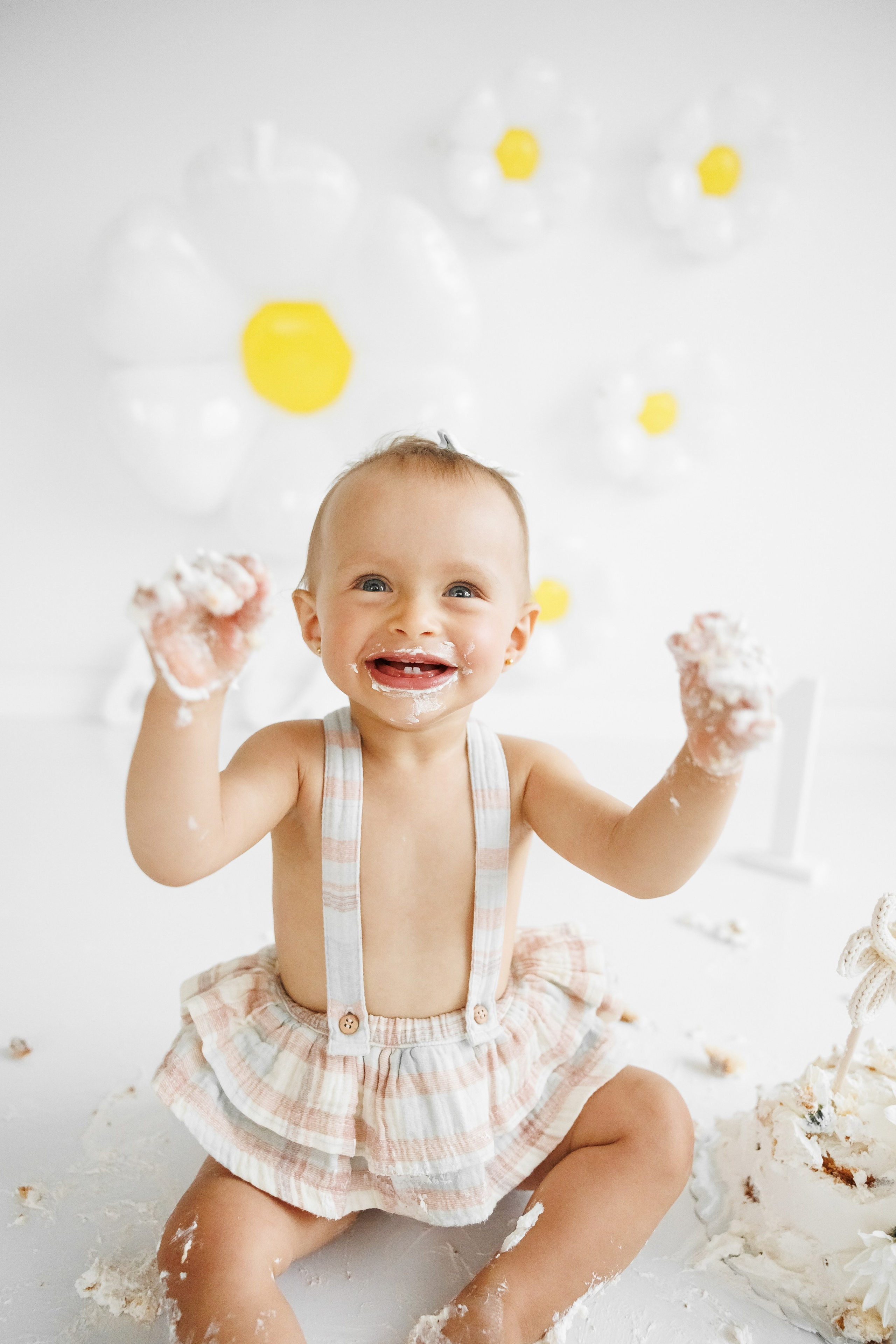 Smash cake. Фотограф Ирина Йотова