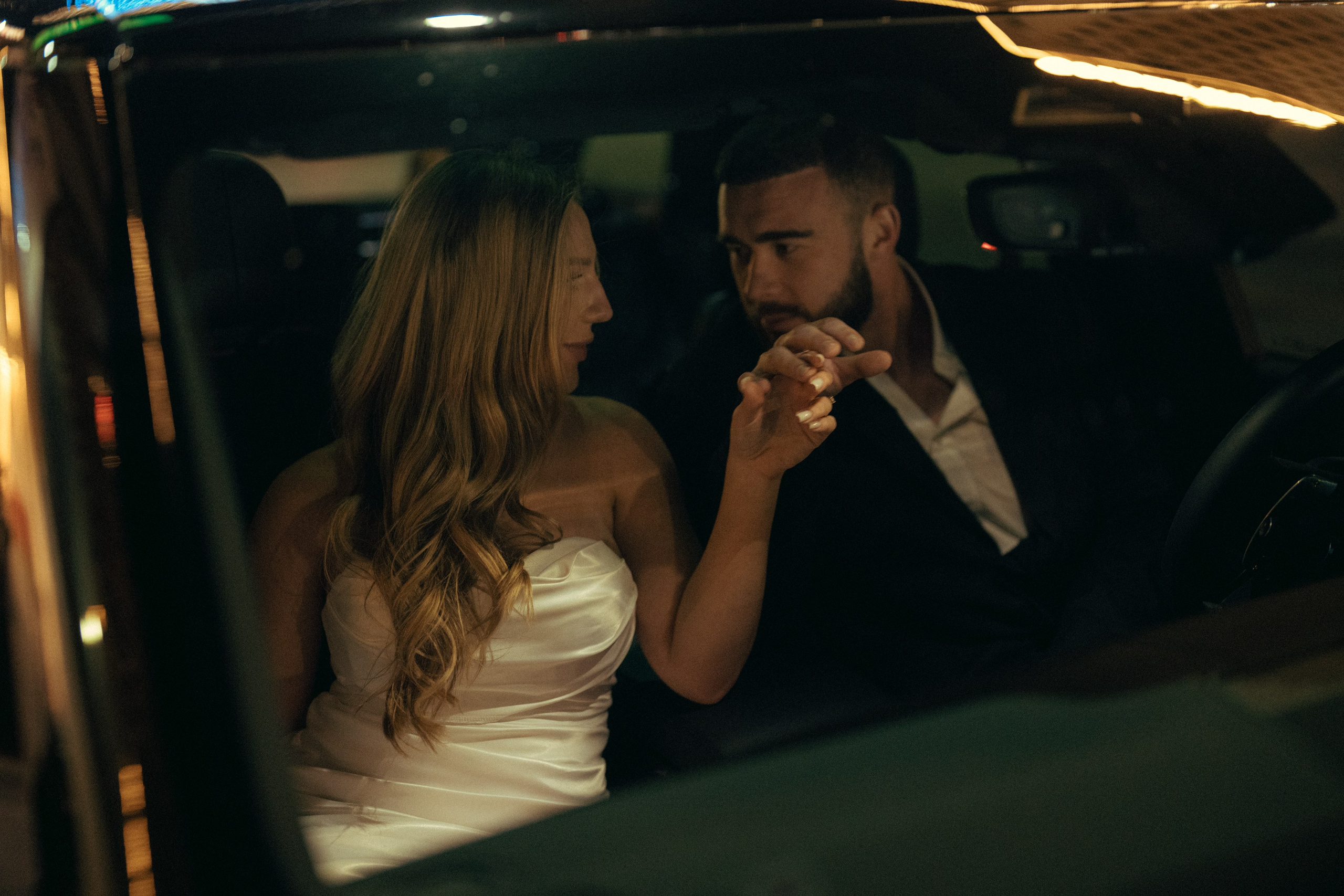 Anna&Vlad. Wedding & elopement photographer Viktoriya Kravtsov. Las Vegas